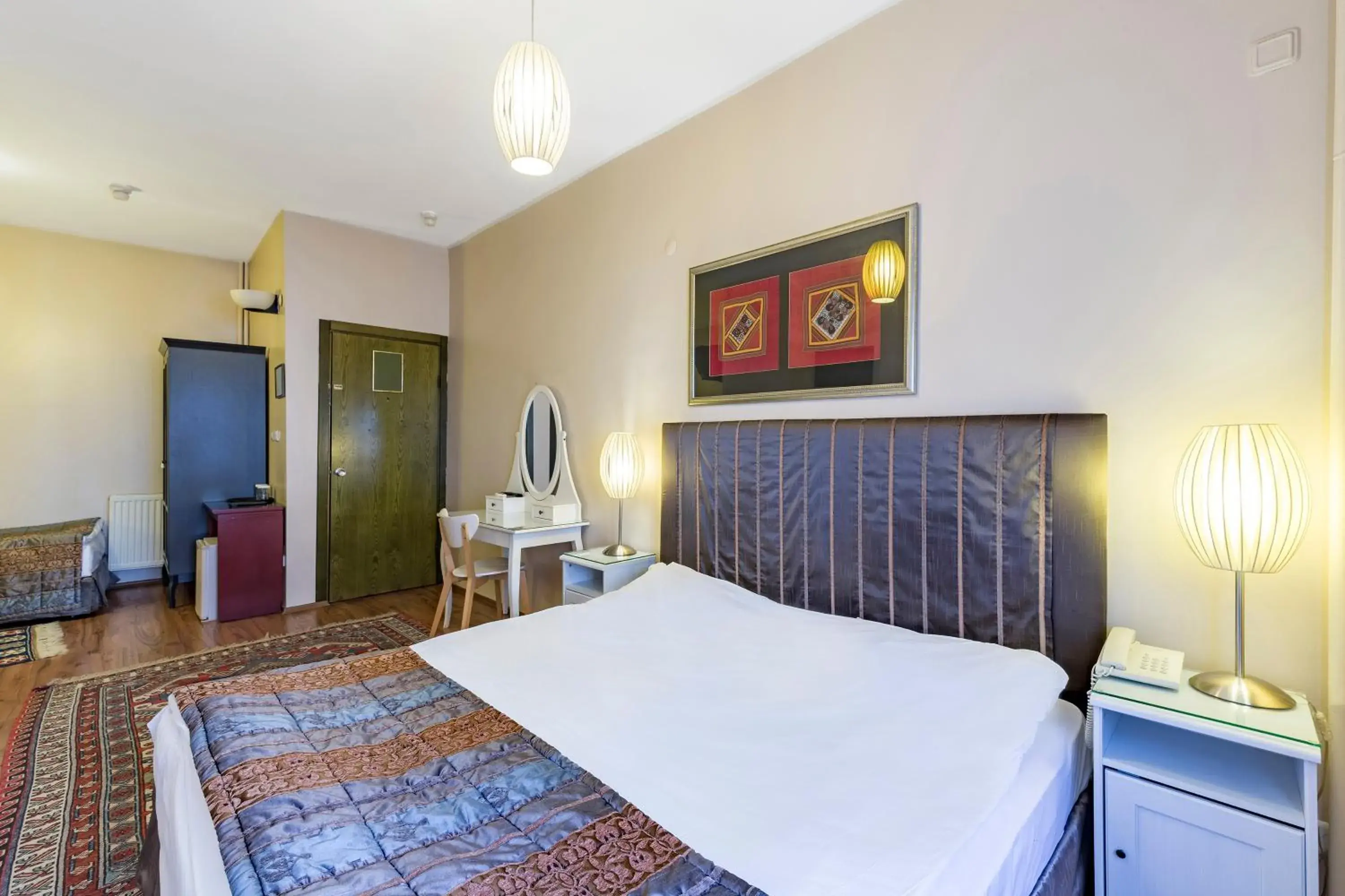 Photo of the whole room, Bed in Hotel Fehmi Bey - Special Category