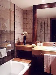 Bathroom in Hotel Hospital de Benasque