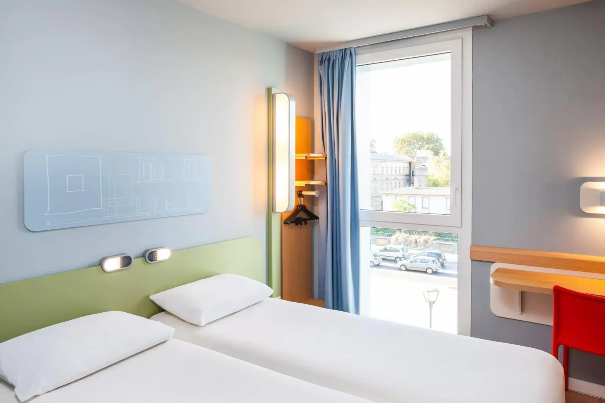 Bedroom, Bed in Ibis Budget Mulhouse Centre Gare