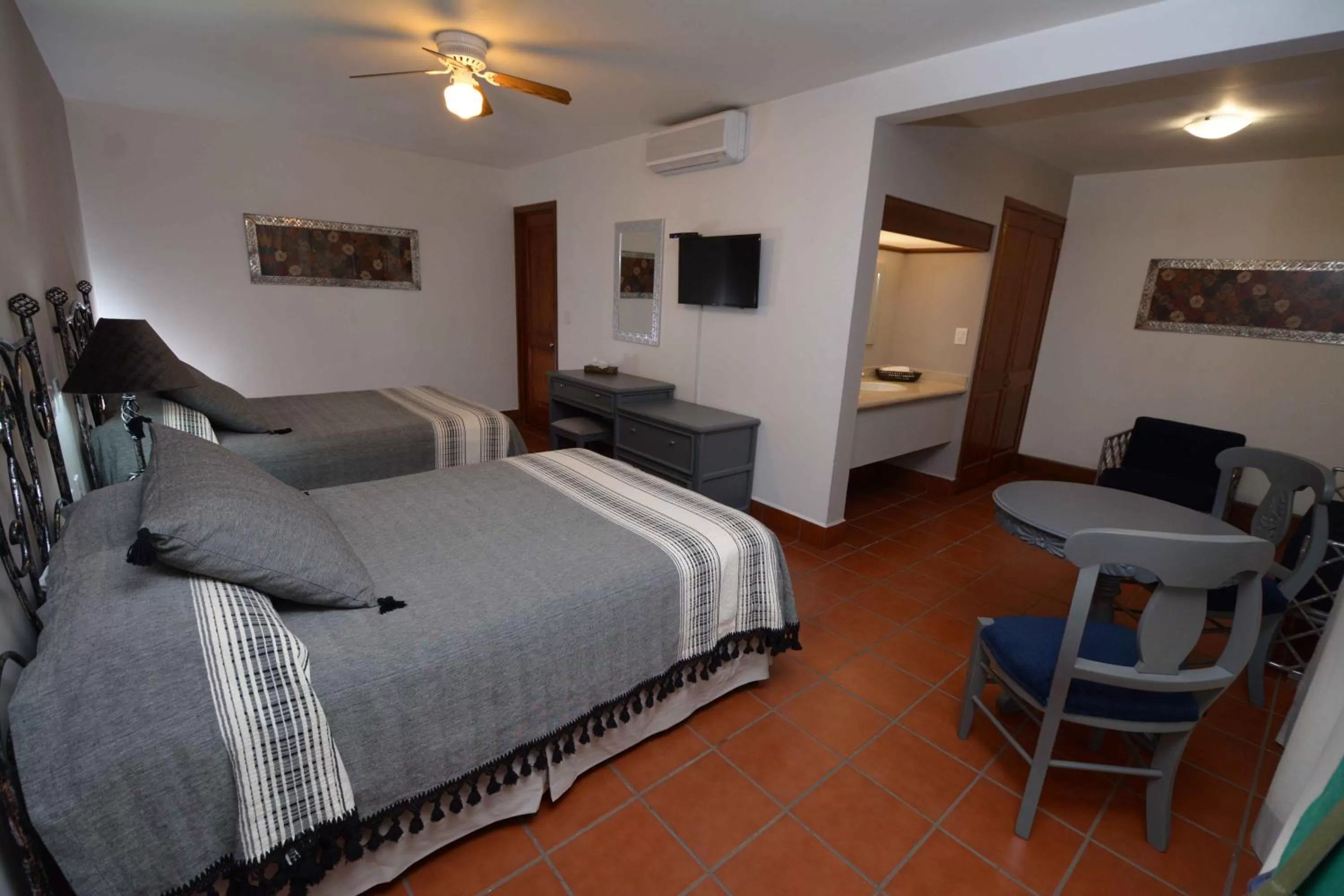 Photo of the whole room, Bed in Hotel Hacienda