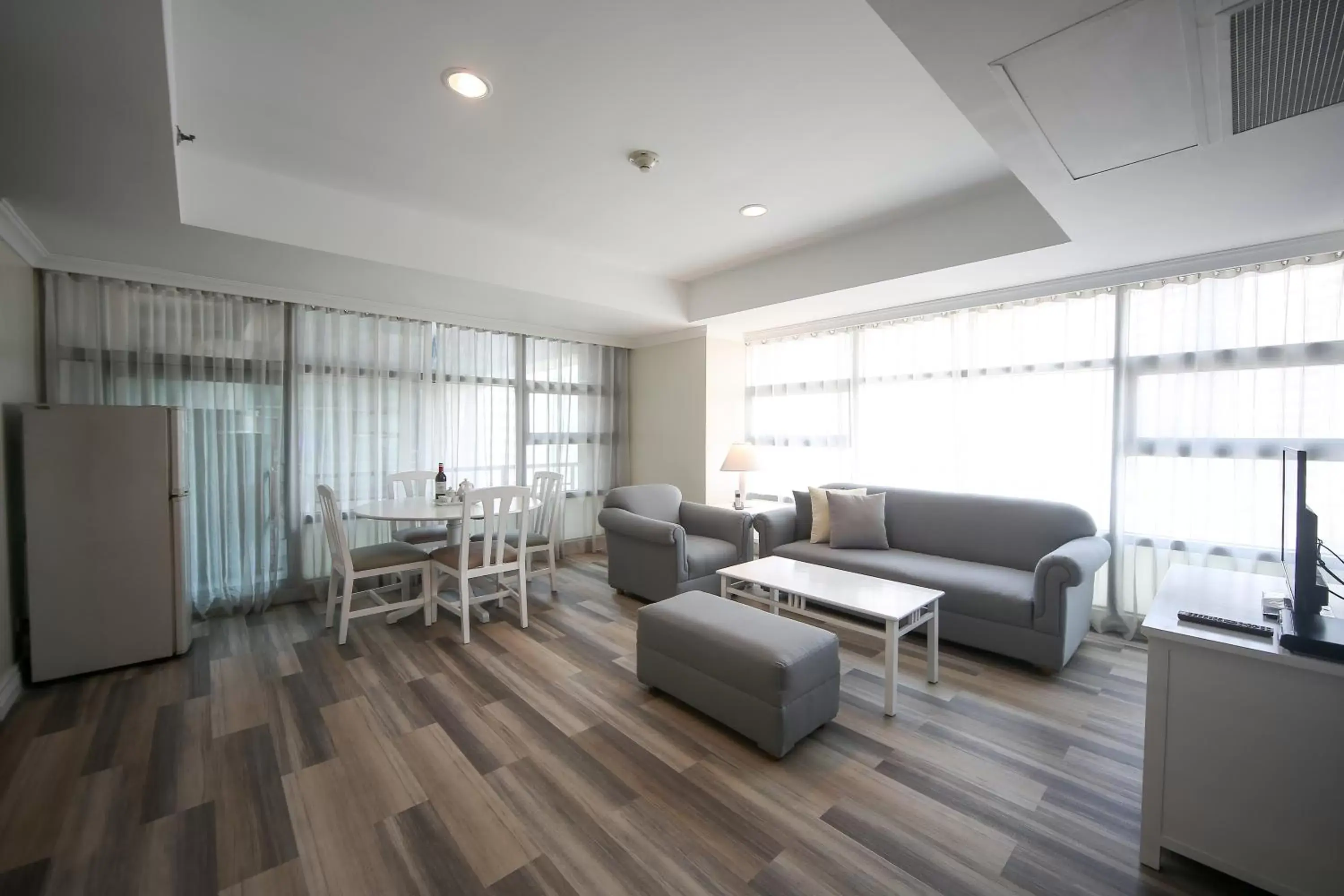 Living room, Seating Area in Infinity Tower Suites