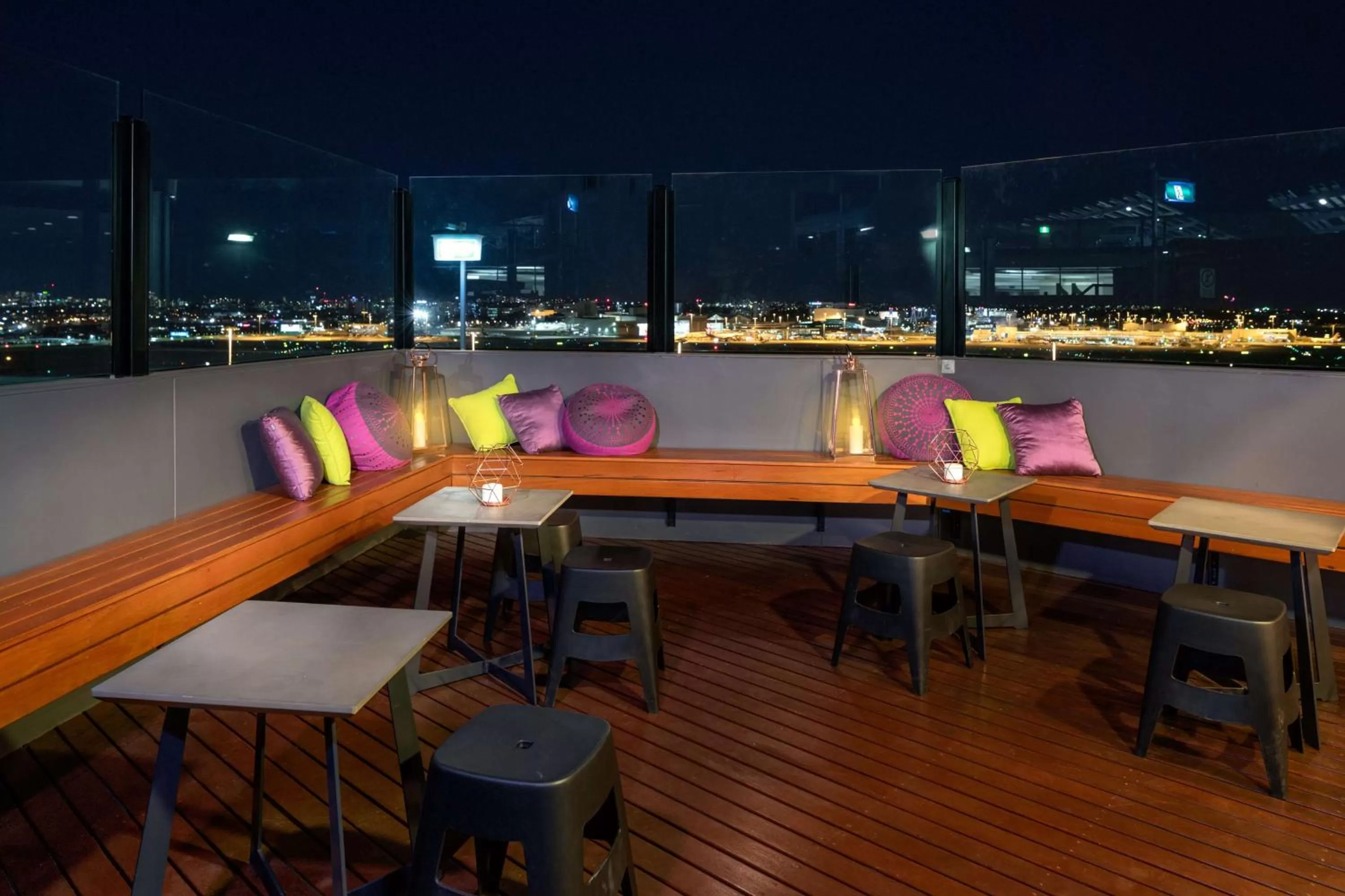 Restaurant/places to eat in Rydges Sydney Airport Hotel