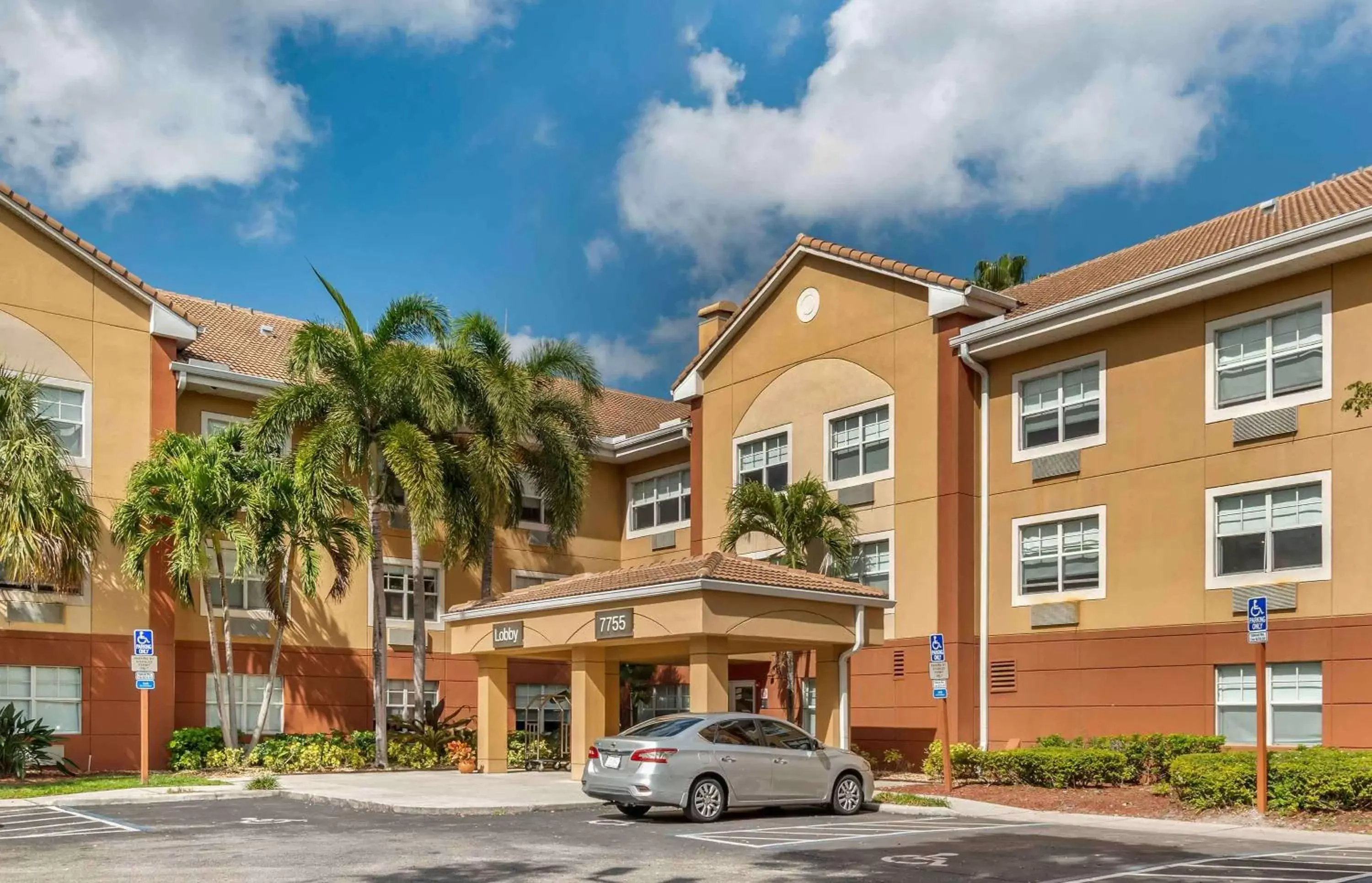 Property Building in Extended Stay America Suites - Fort Lauderdale - Plantation