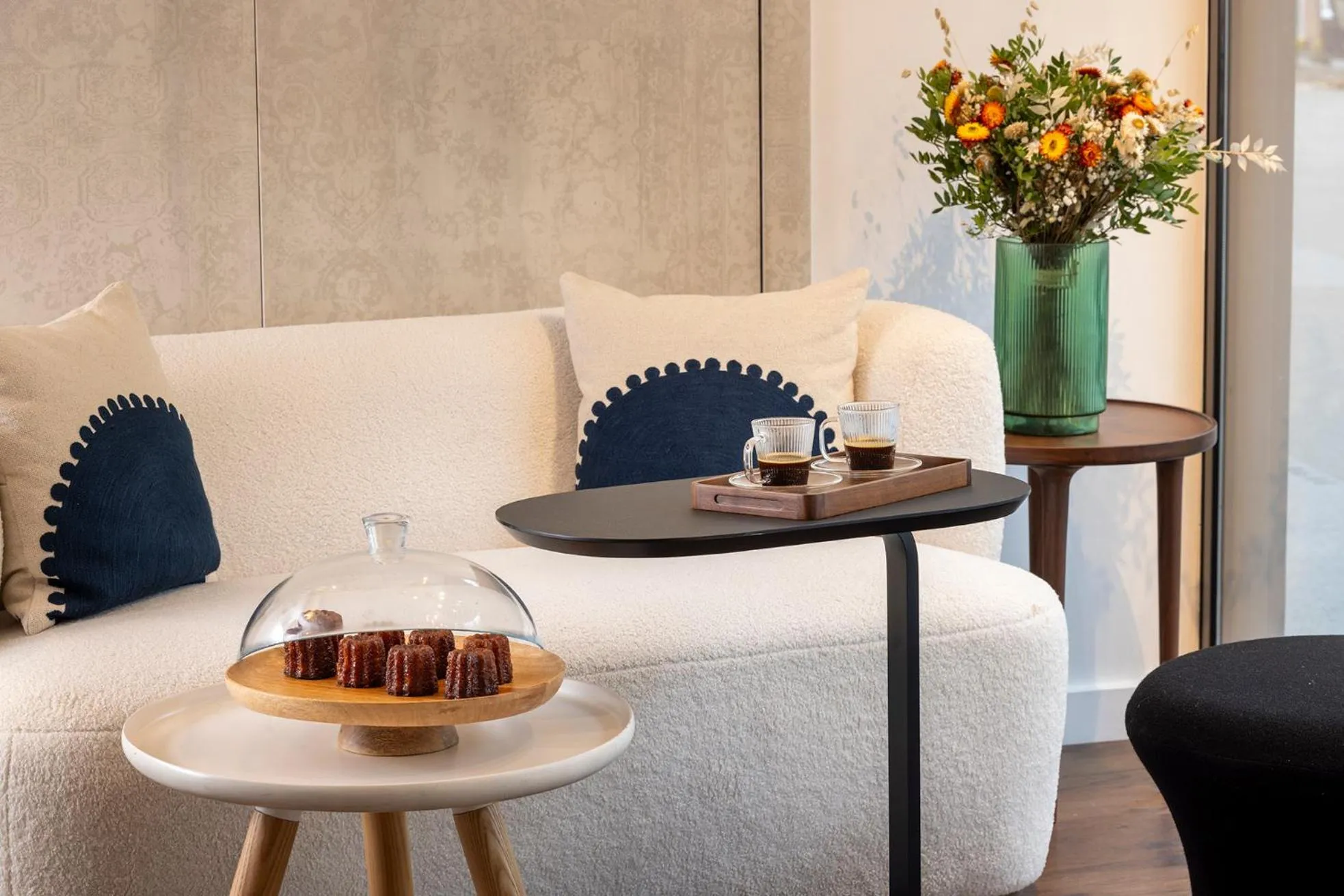 Seating area in Hotel Chavanel