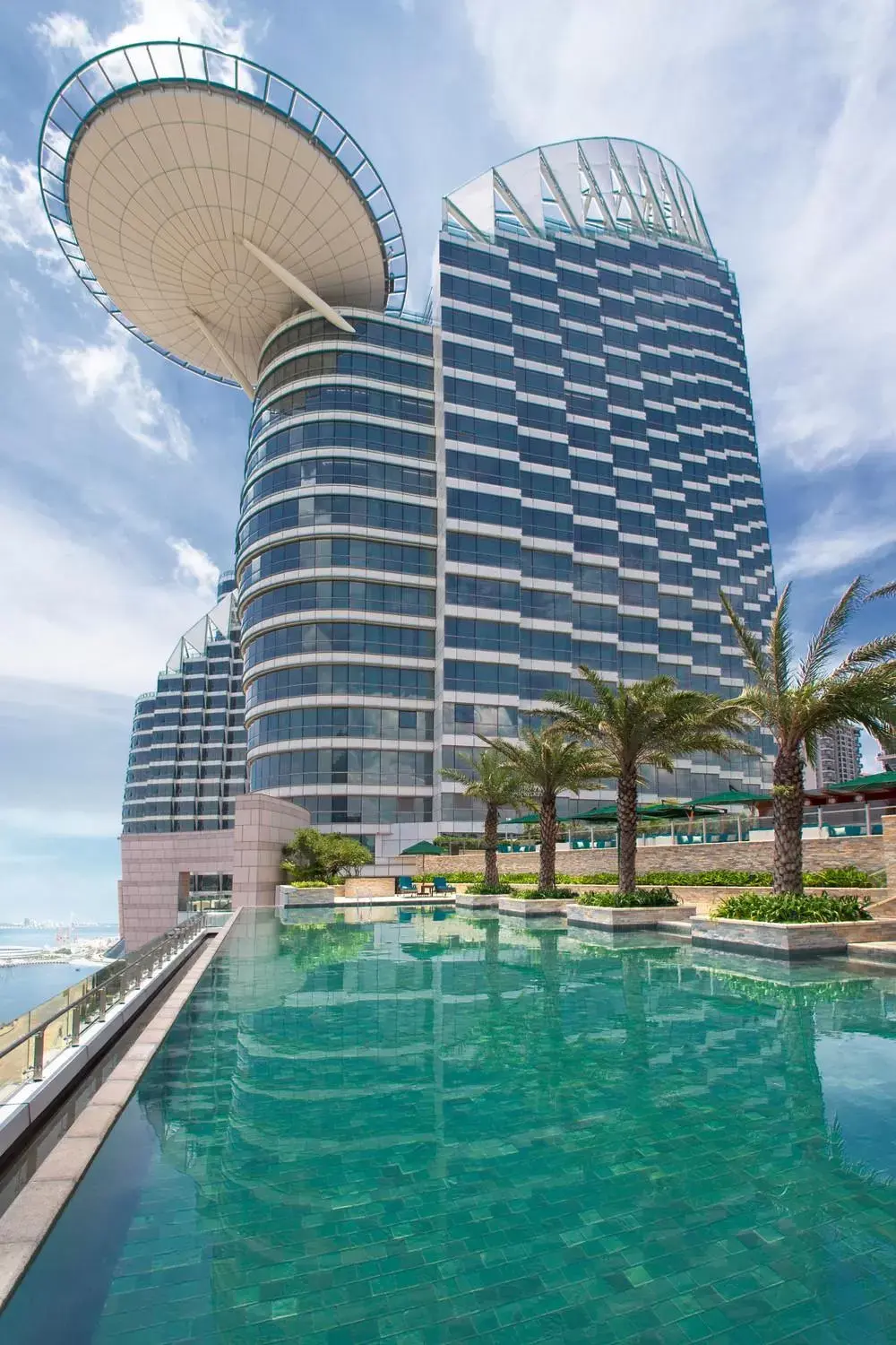 Swimming Pool in Sheraton Zhanjiang Hotel