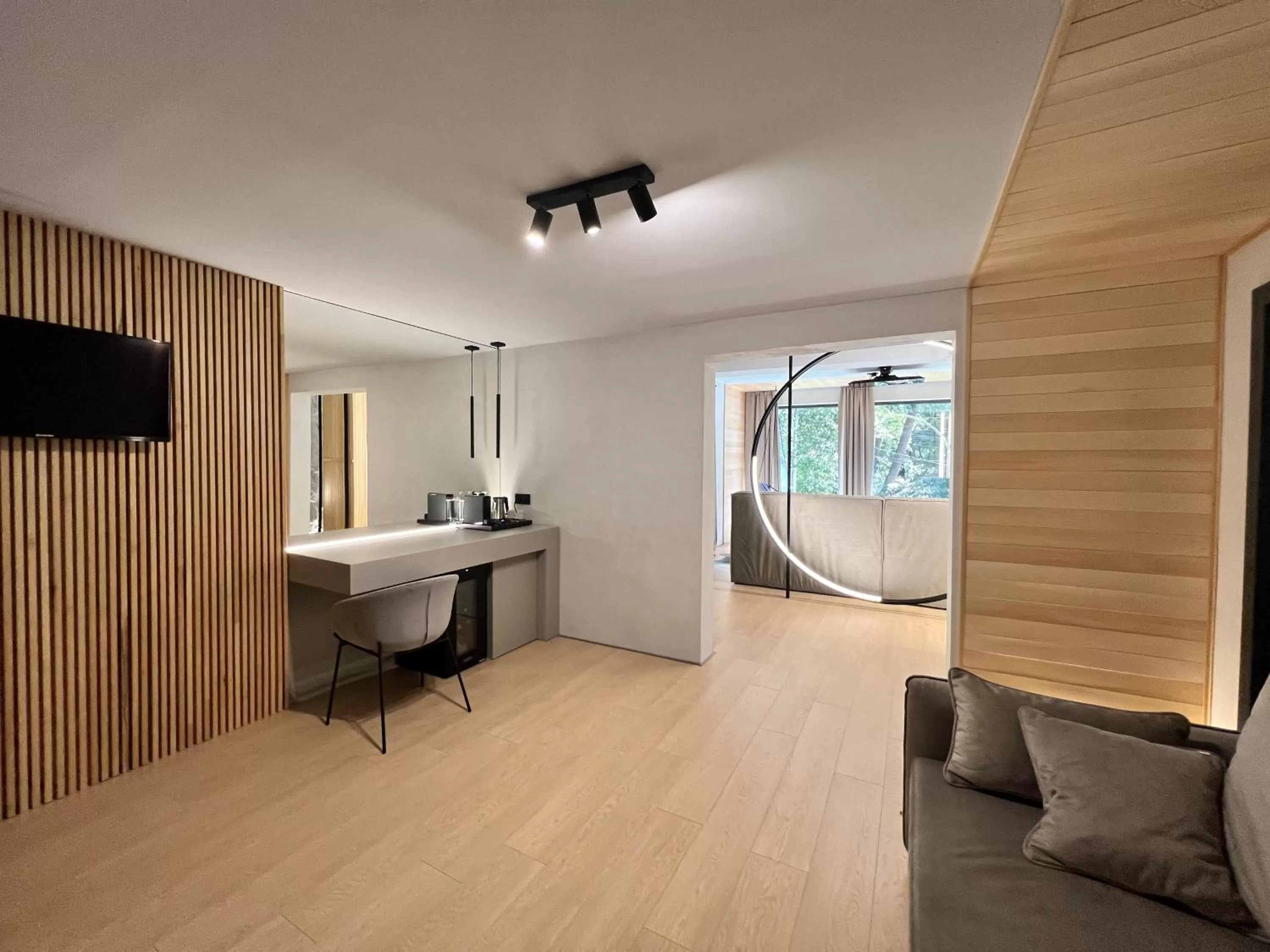 TV/Entertainment Center in Garden Retreat Junior