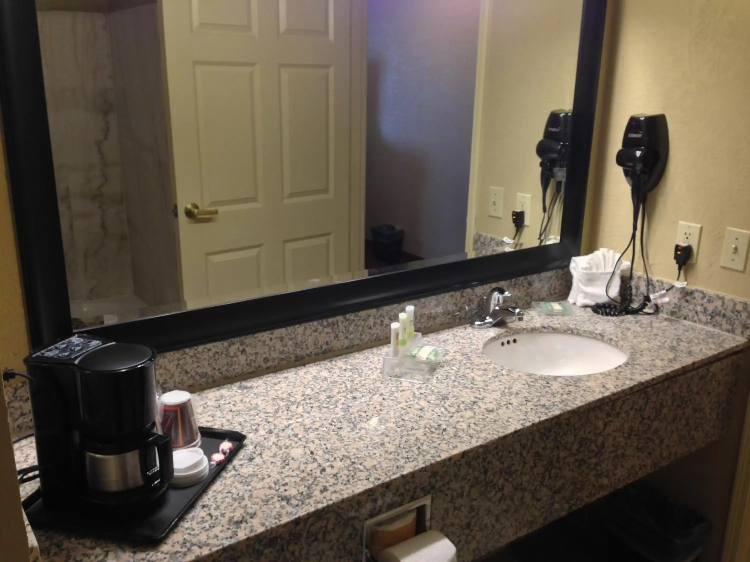 Bathroom in Country Inn & Suites by Radisson, Oklahoma City at Northwest Expressway, OK