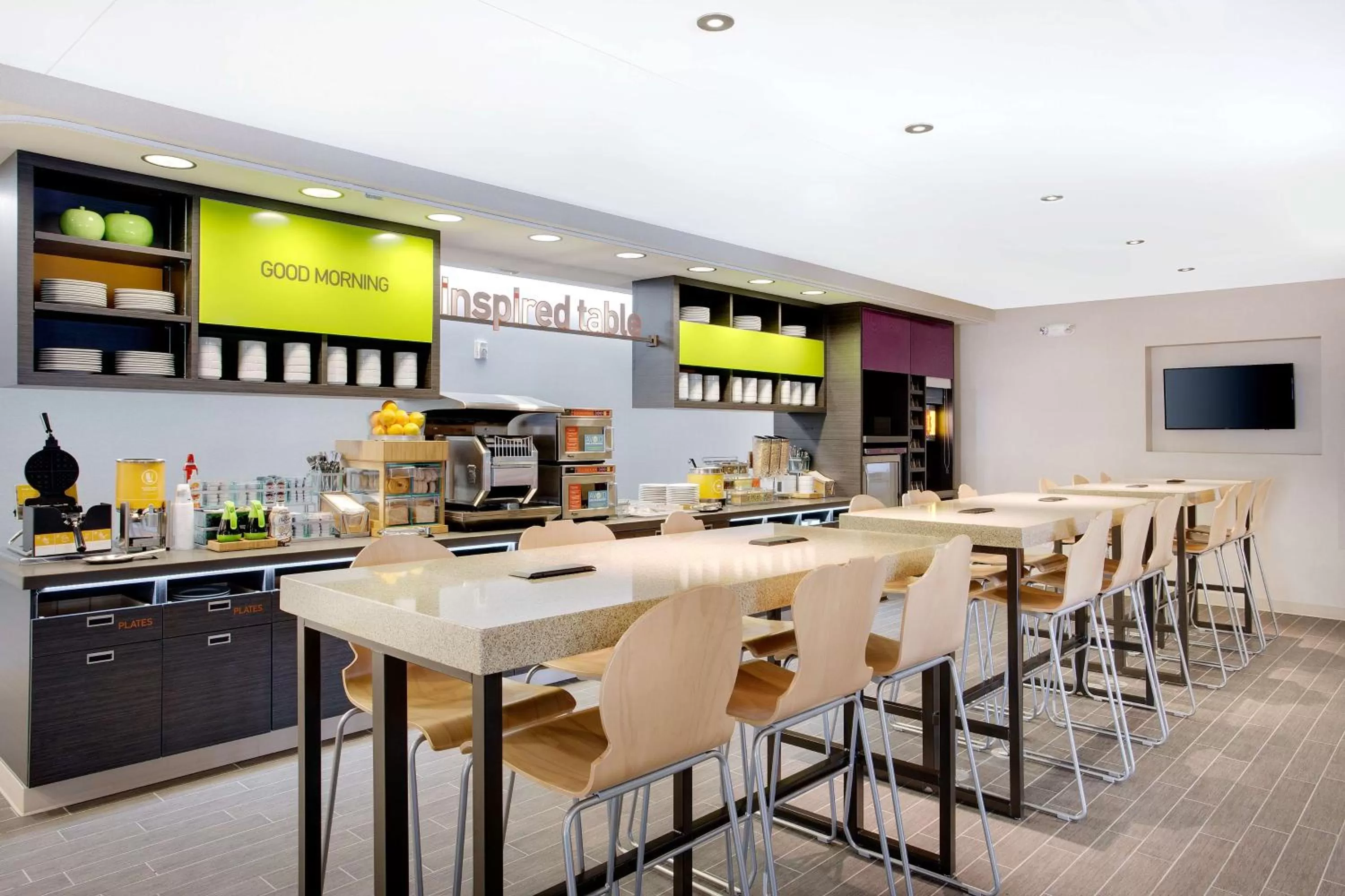 Breakfast in Home2 Suites By Hilton Chicago Schaumburg