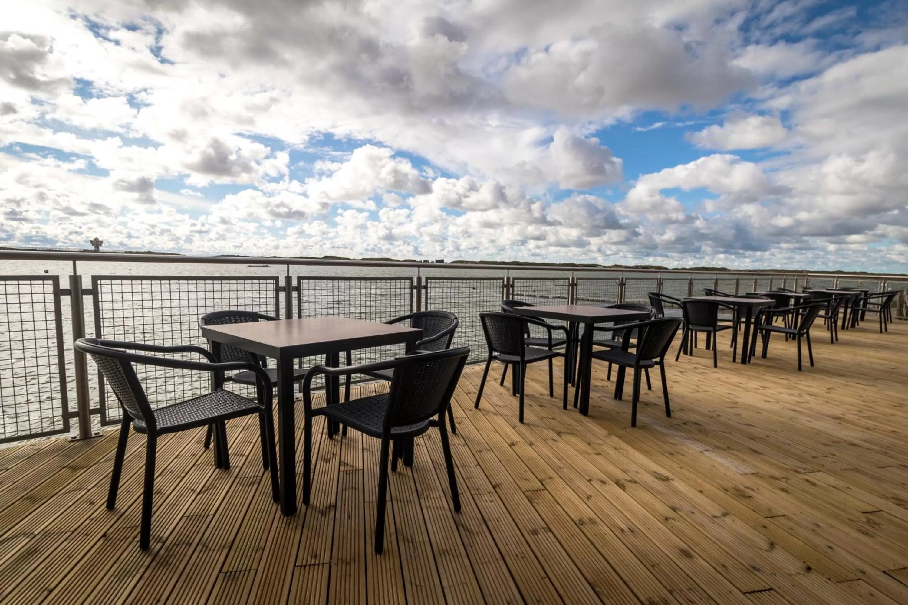 Restaurant/places to eat in The Lake House