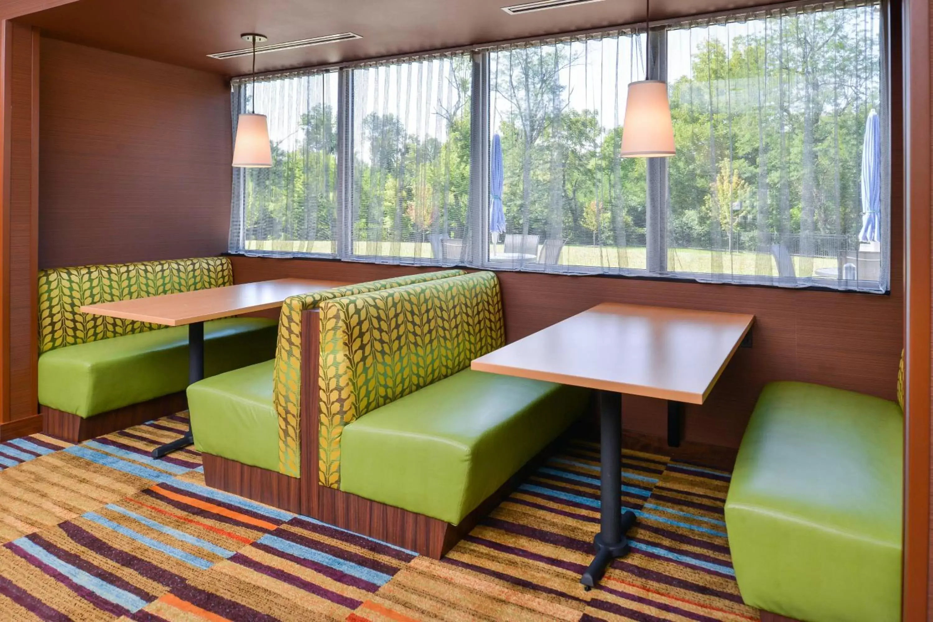 Restaurant/places to eat in Fairfield Inn & Suites by Marriott St. Joseph