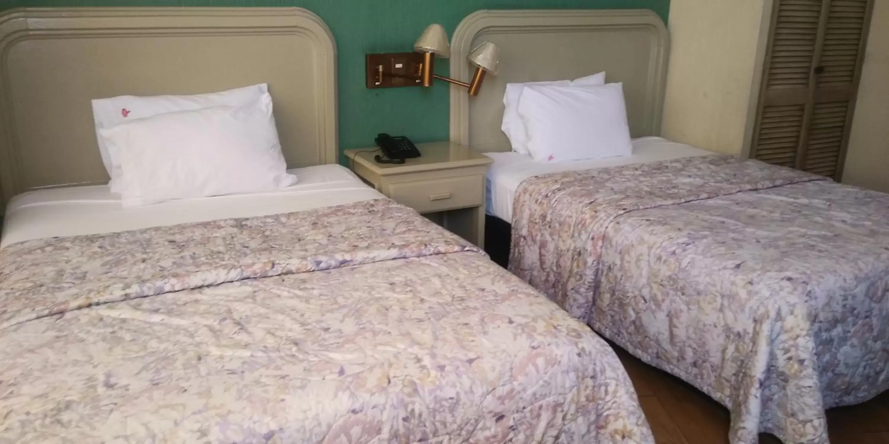 Bed in Hotel Nueva Galicia
