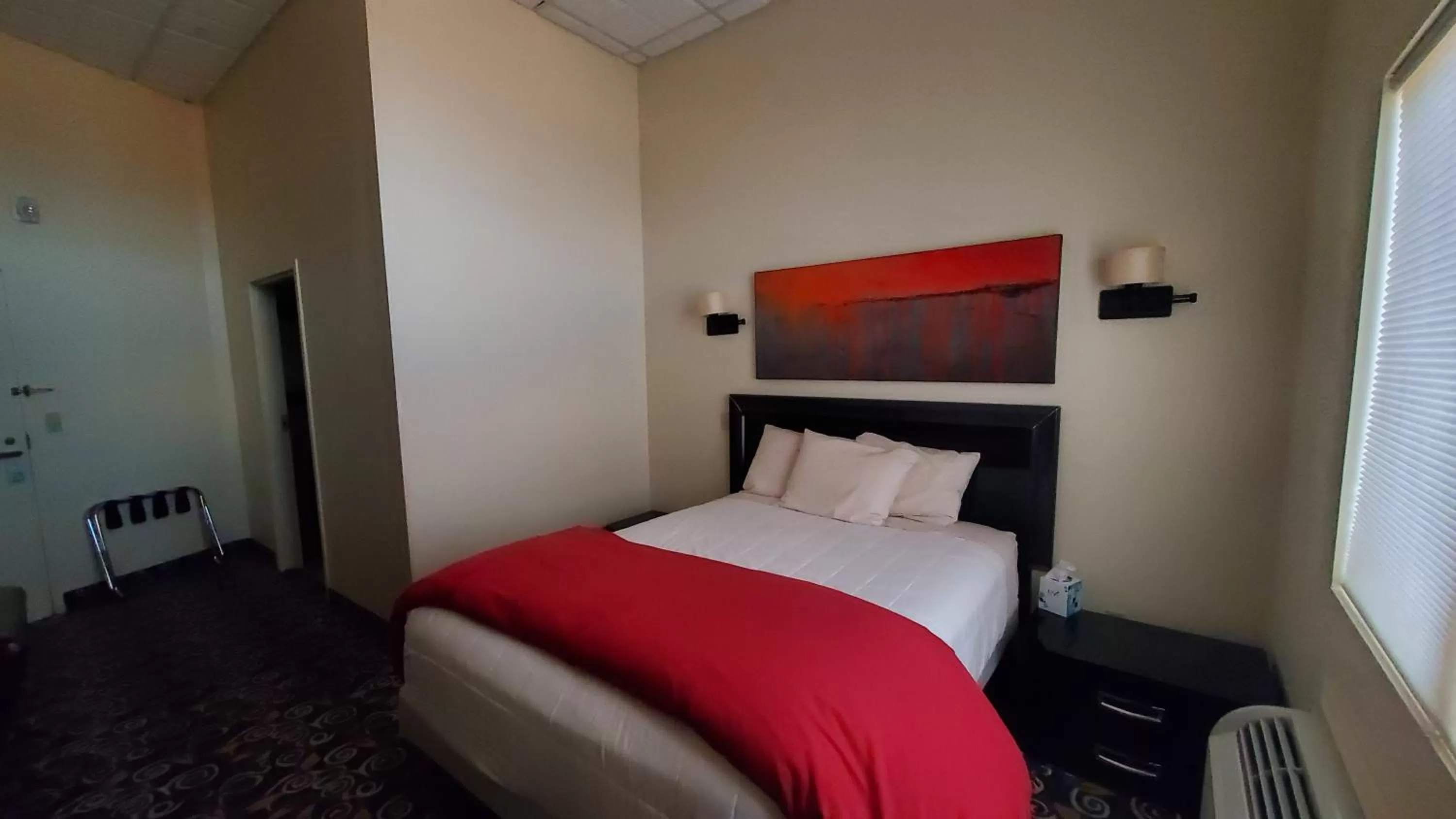 Bedroom in Lowell Inn
