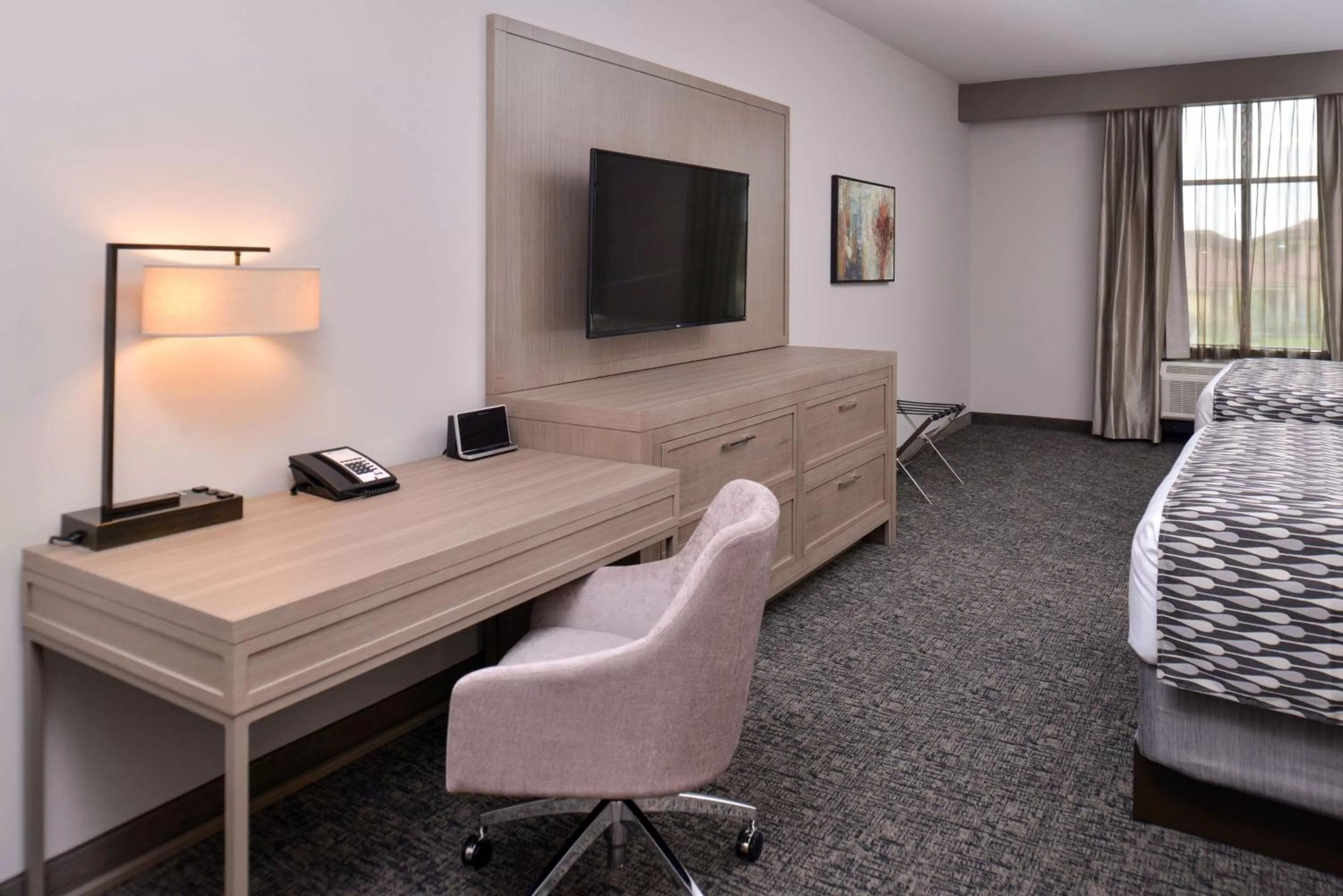 Photo of the whole room, TV/Entertainment Center in Best Western Premier Energy Corridor