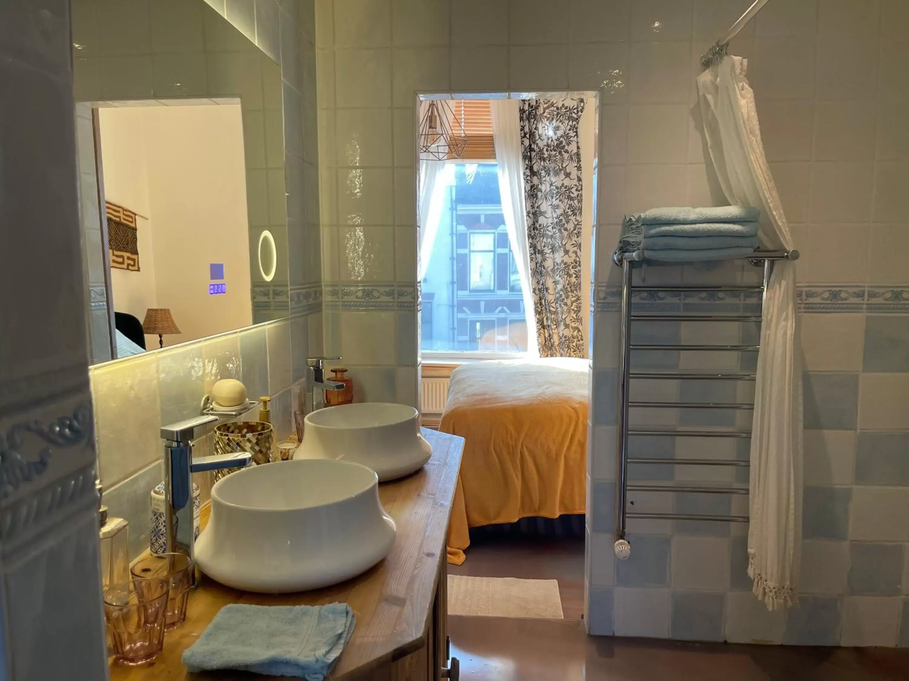 Shower, Bathroom in Oase van Haarlem, 15 minuten van Amsterdam