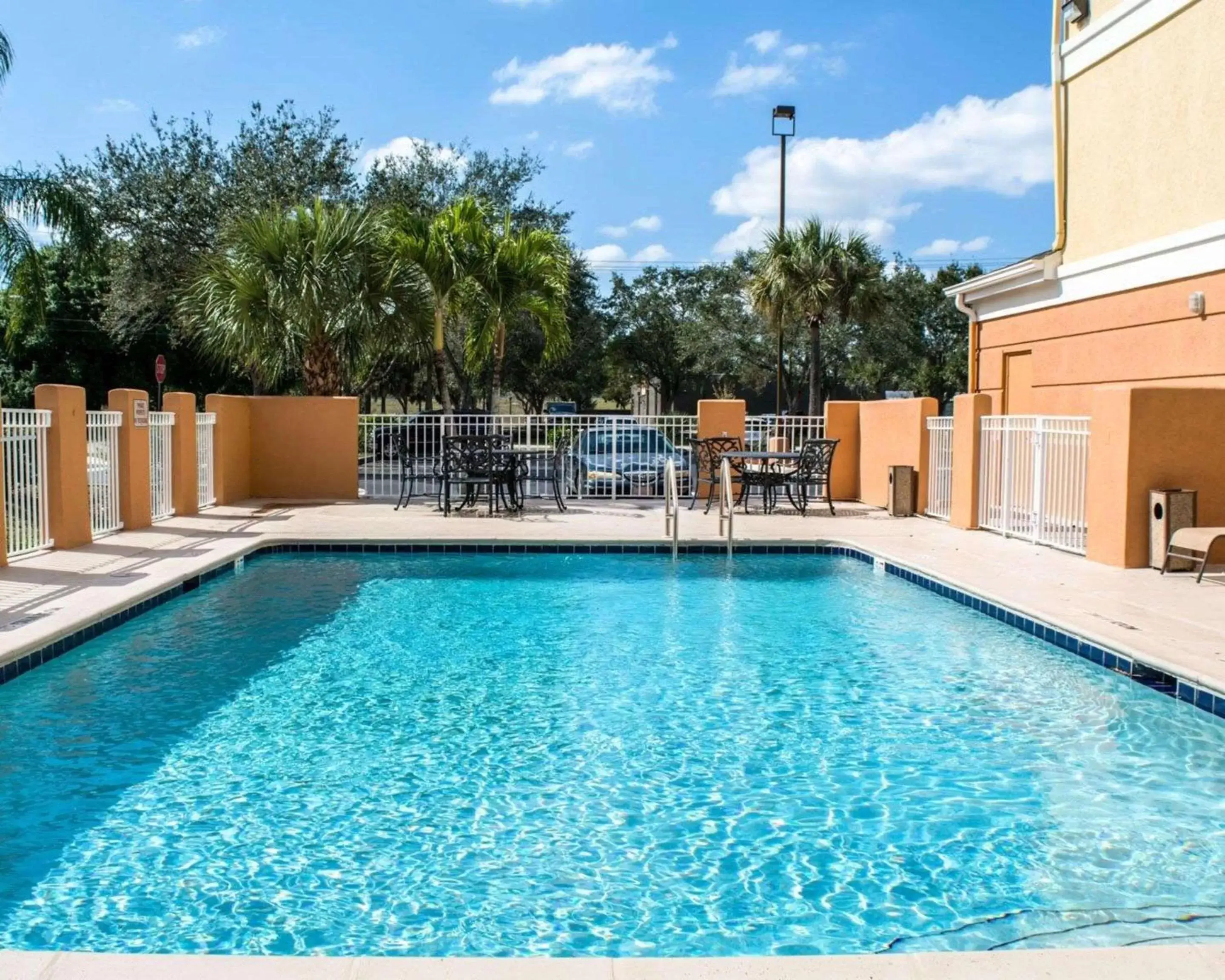 On site, Swimming Pool in Comfort Inn Fort Myers Northeast