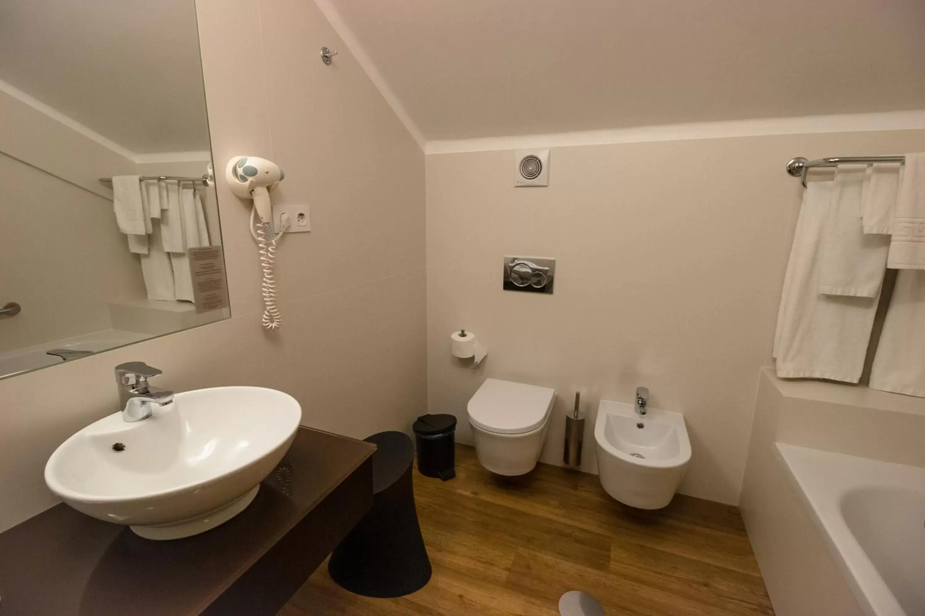 Toilet, Bathroom in Hotel das Salinas
