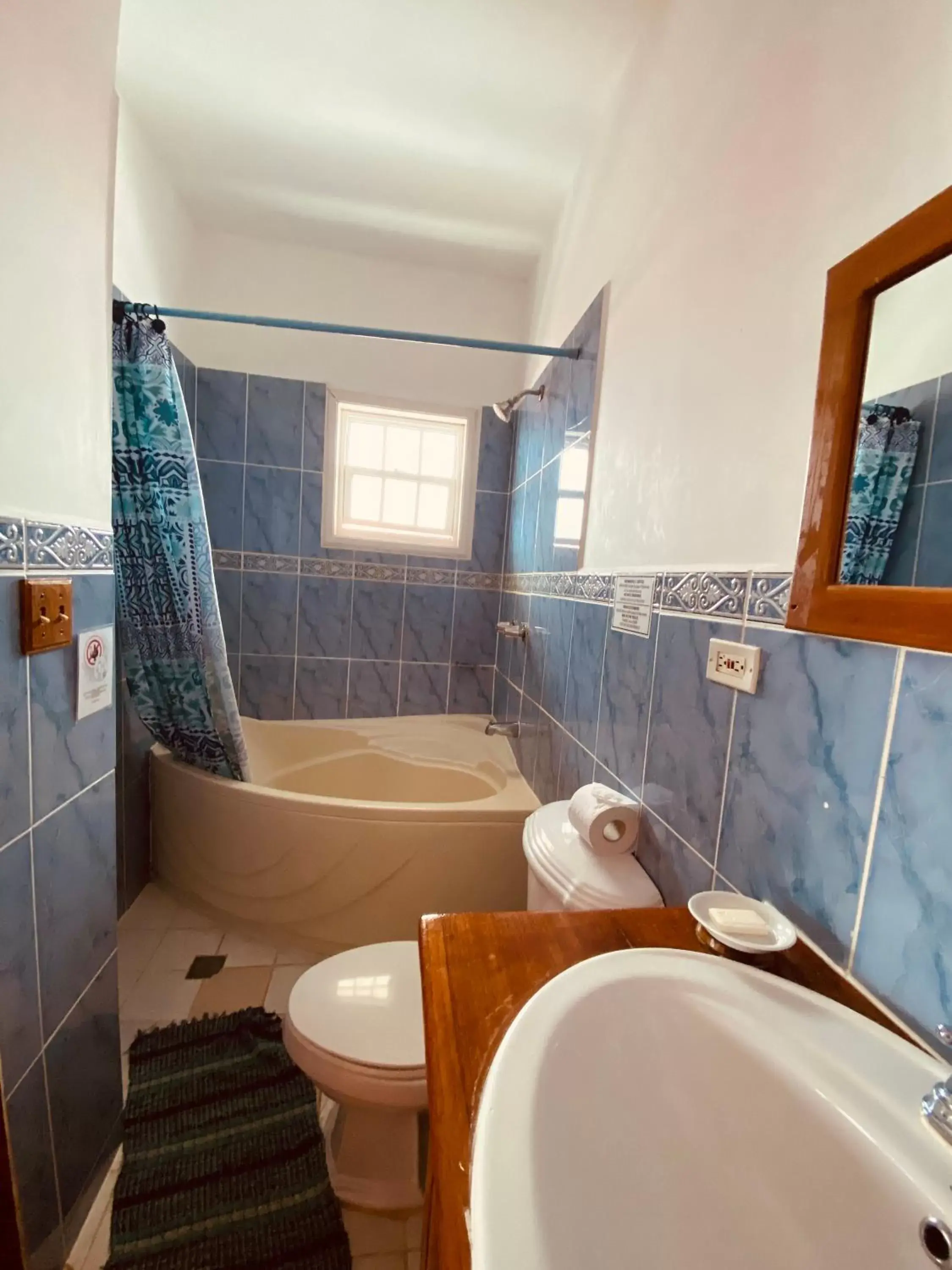 Bathroom in La Casa Corazón