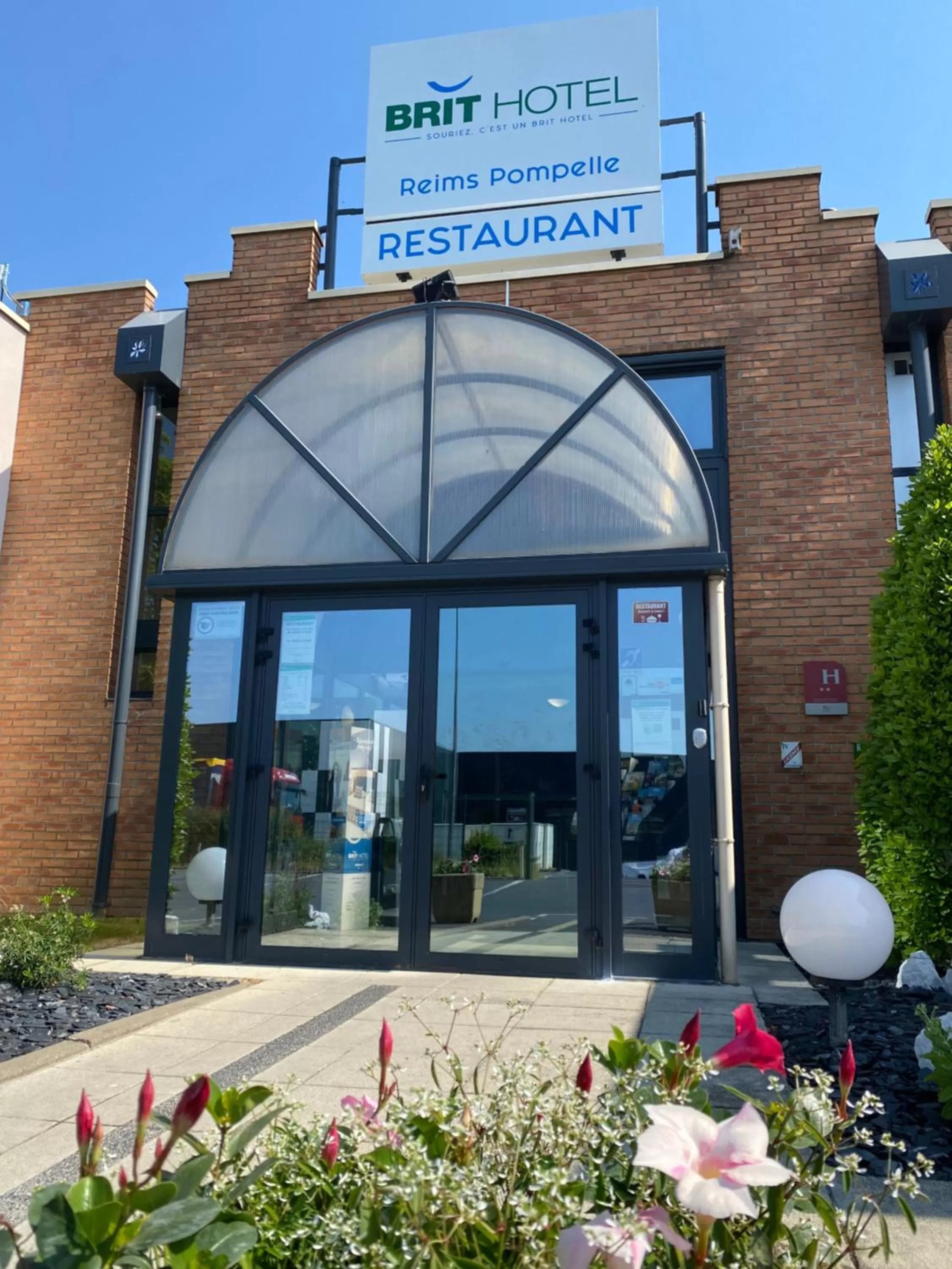 Property building in Brit Hotel Reims La Pompelle