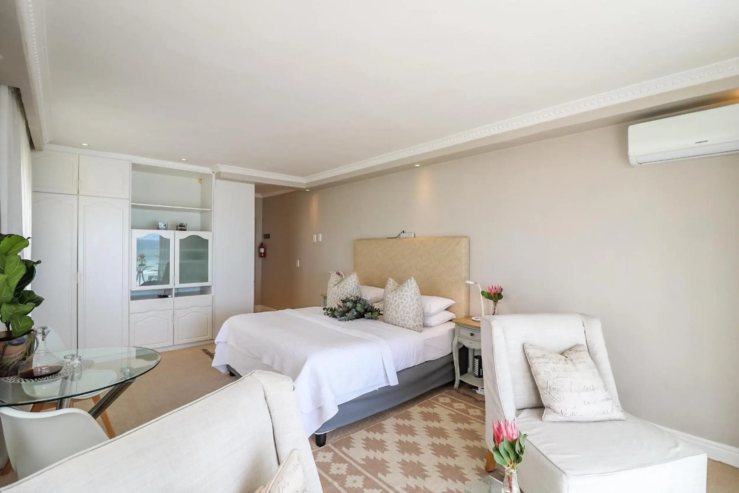Bedroom in Hermanus Beachfront Lodge