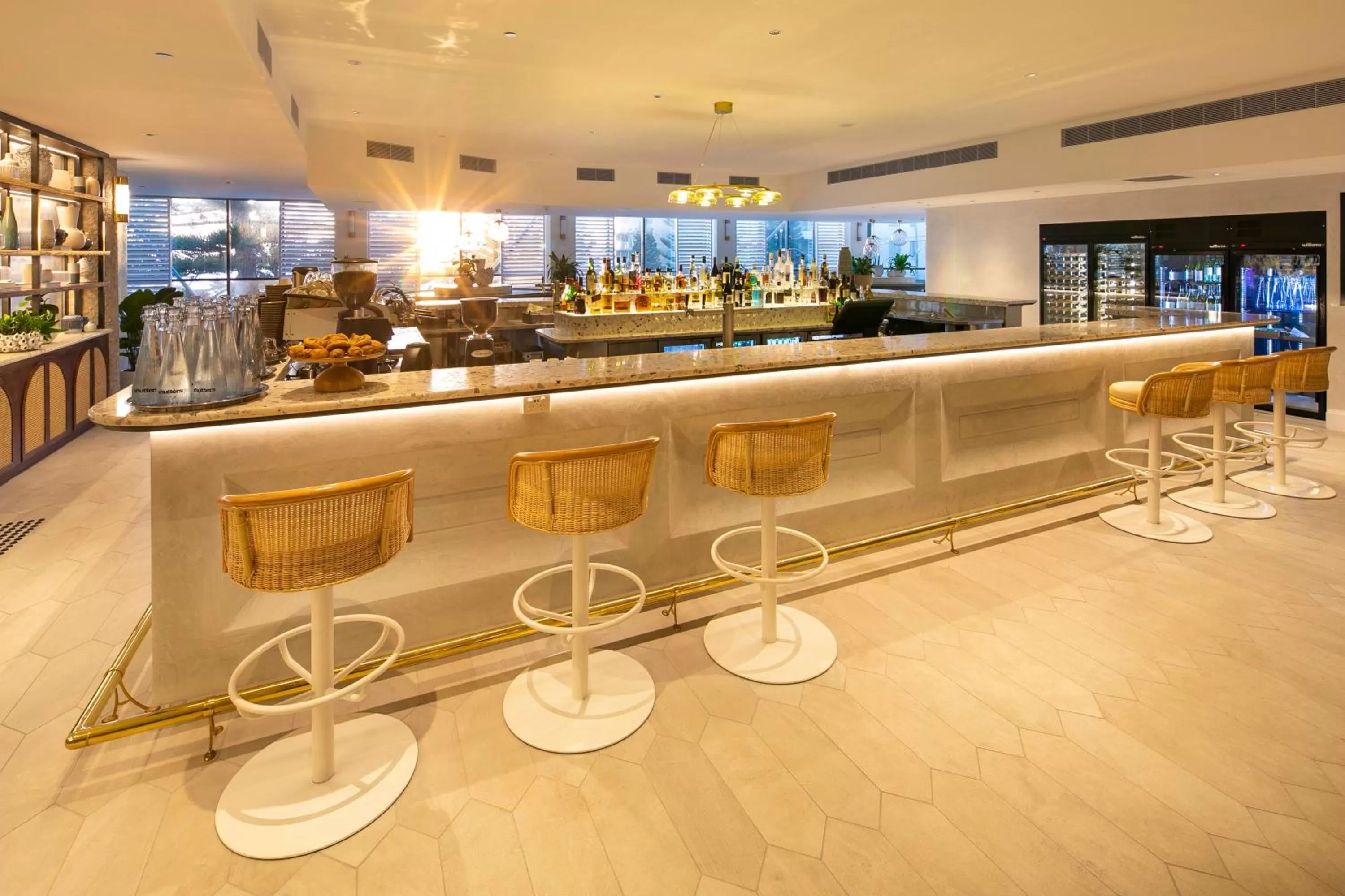 Lounge or bar in Crowne Plaza Sydney Coogee Beach by IHG