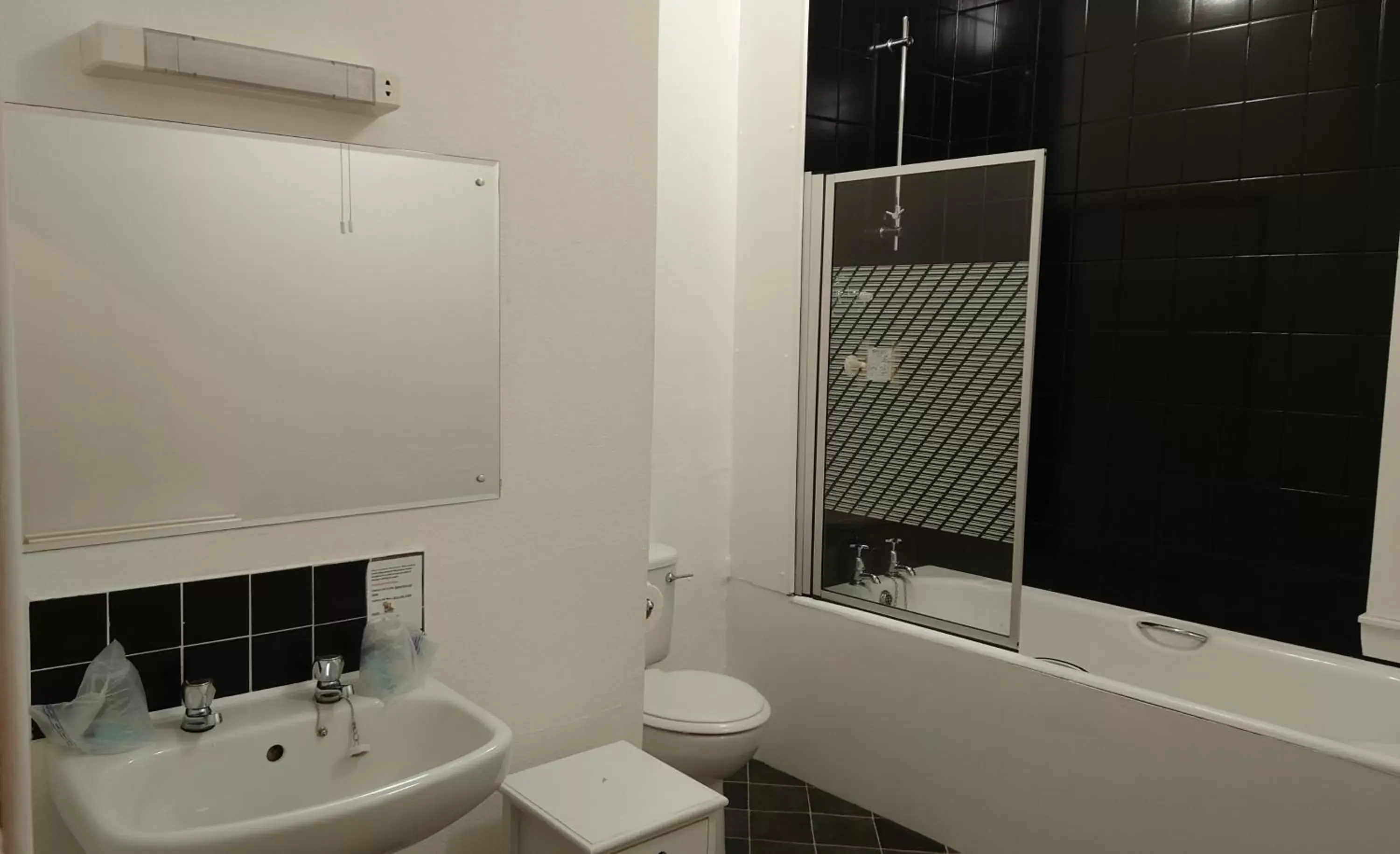 Bathroom in Corner Hotel