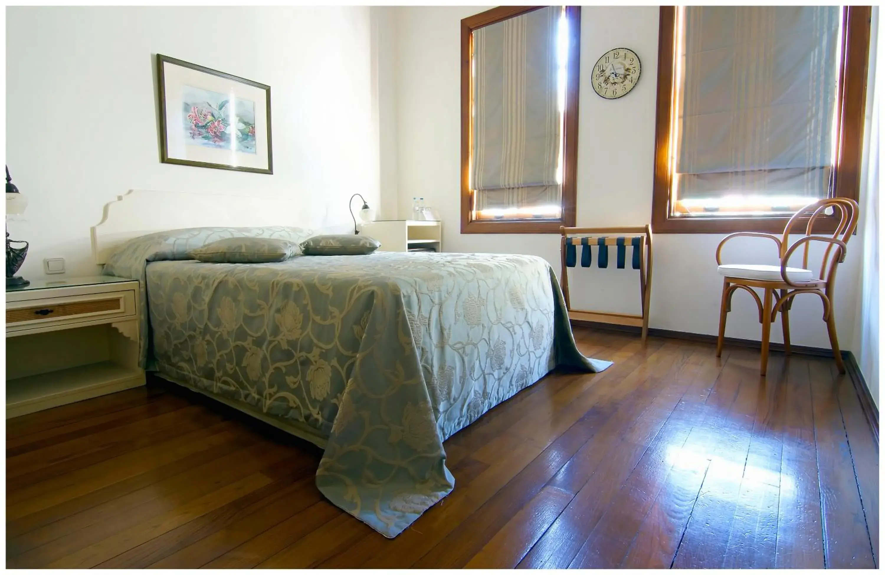 Bedroom, Bed in Minyon Hotel Bedroom, Bed in Minyon Hotel