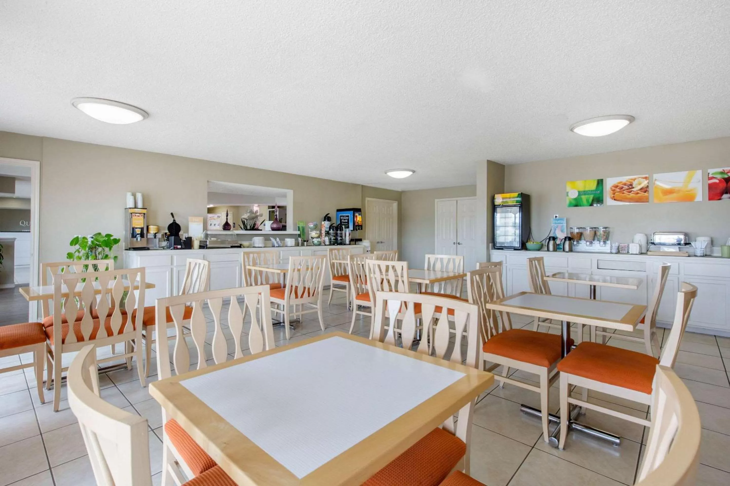 Restaurant/places to eat in Quality Inn Clute Freeport