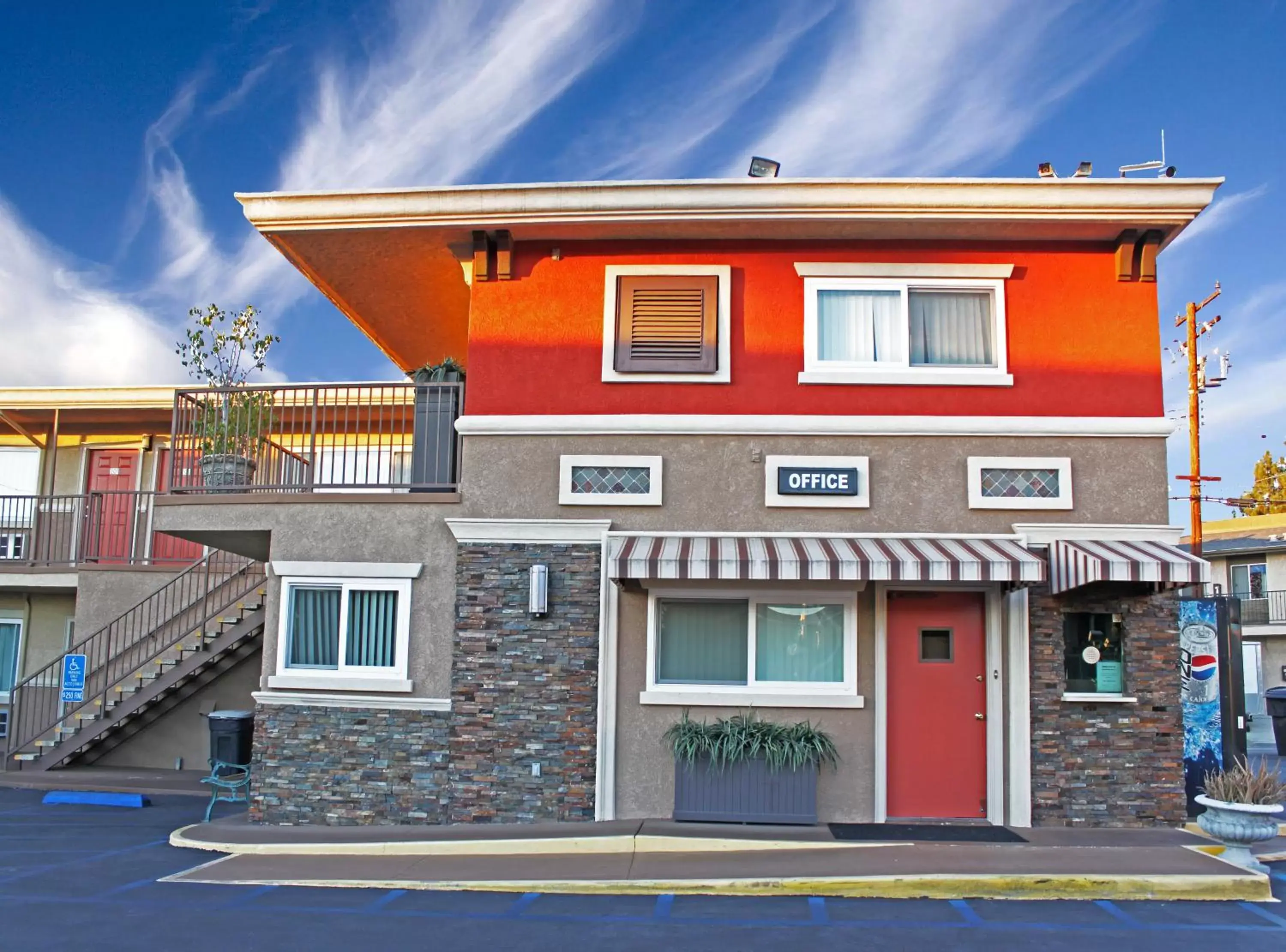 Facade/entrance, Property Building in Friendly Hills Inn