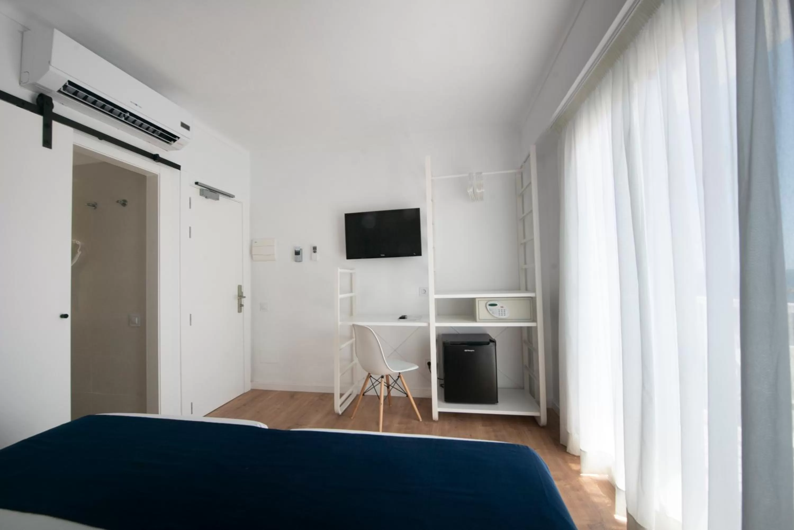 Bedroom, Bed in Hostal Blanca