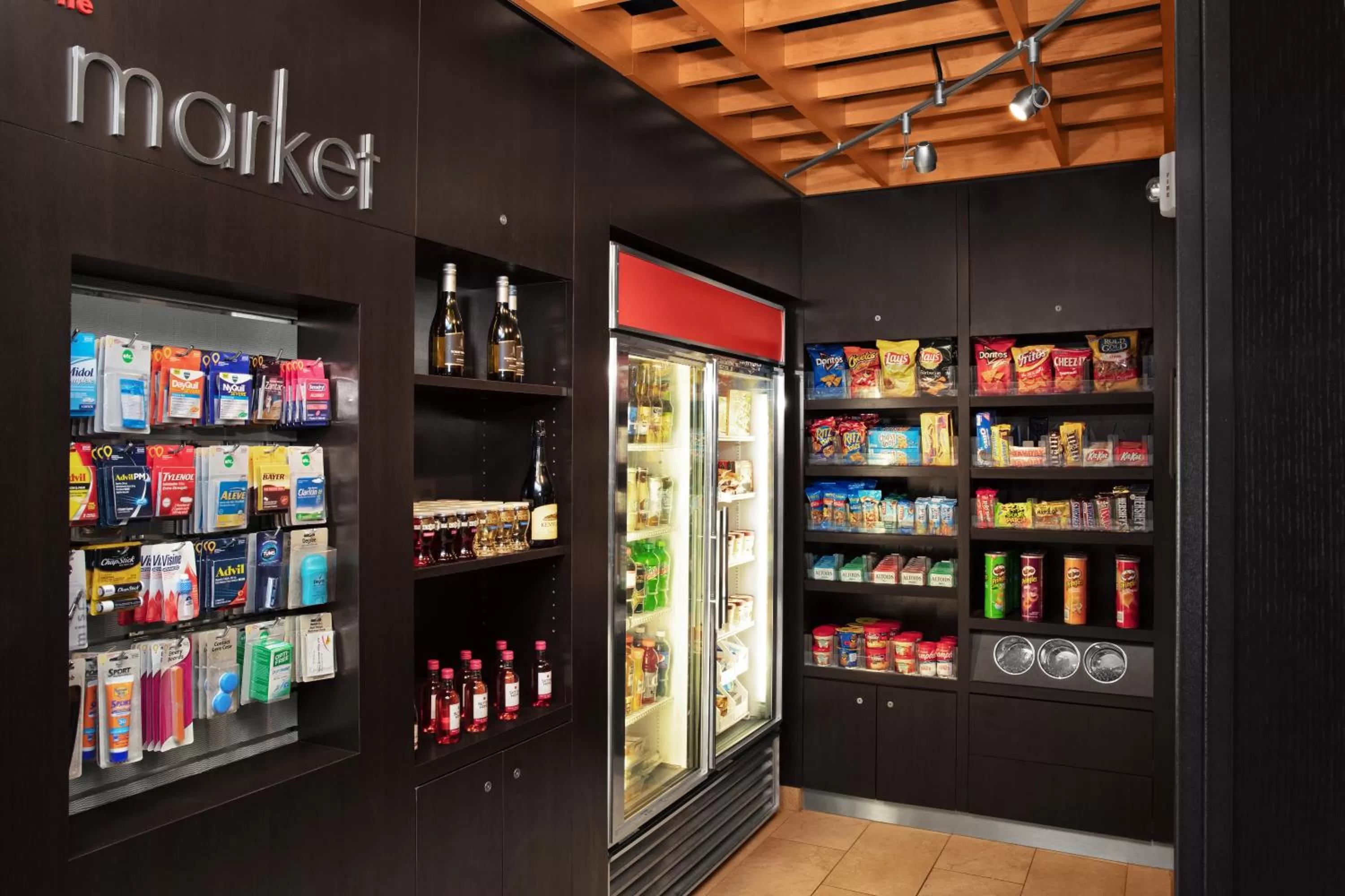 On-site shops in Courtyard by Marriott St. Augustine I-95