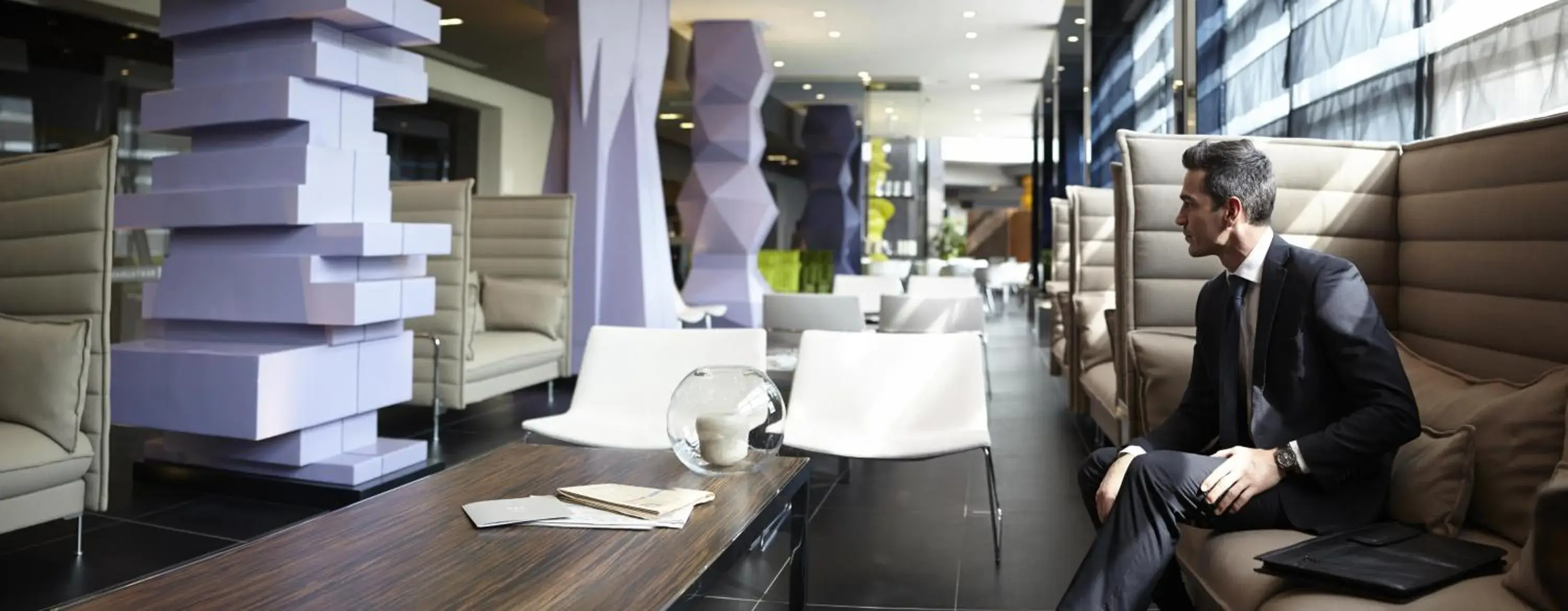 Lounge or bar in RMH MODENA DES ARTS Lounge or bar in RMH MODENA DES ARTS