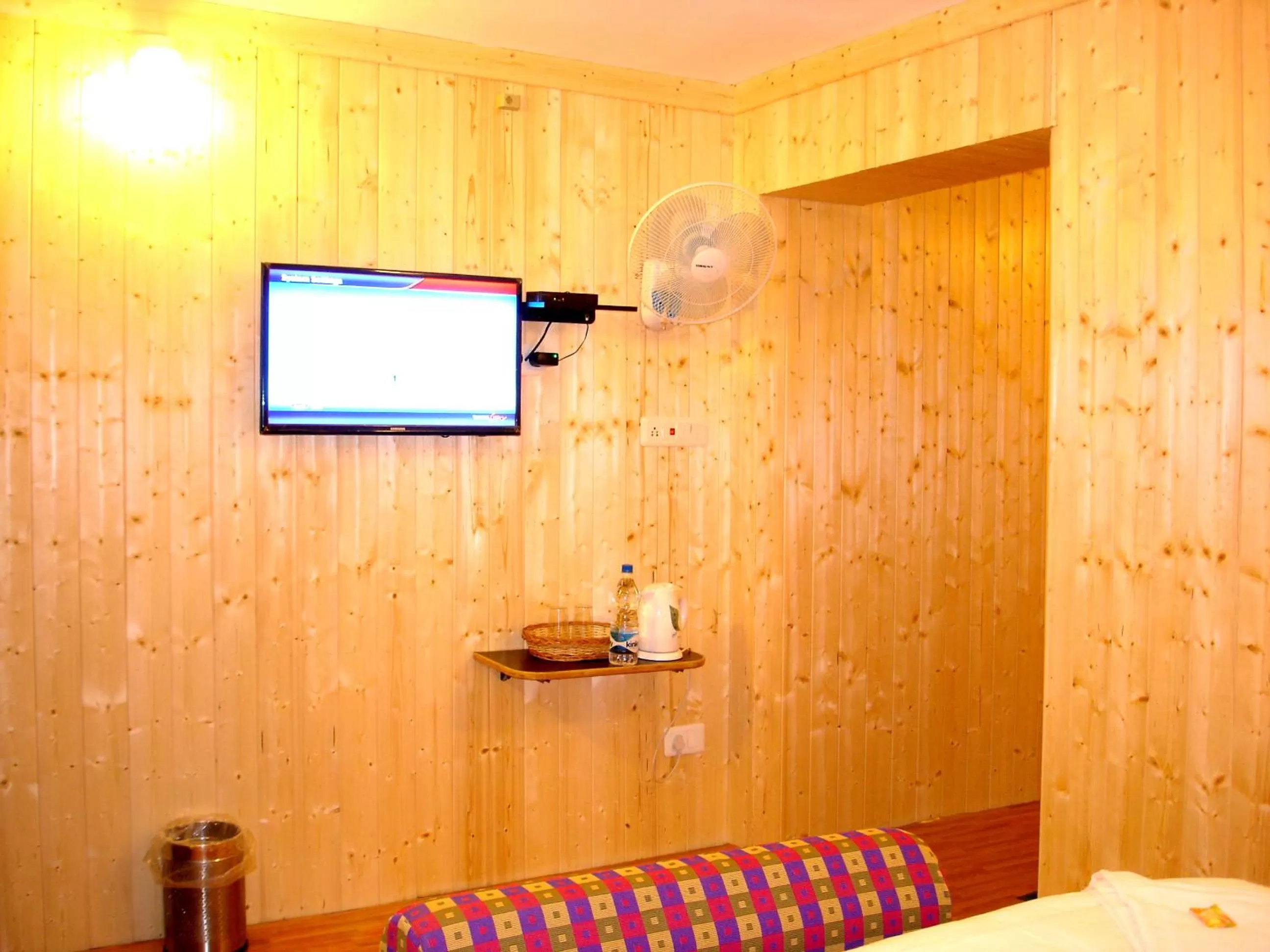 Coffee/tea facilities, Bed in Ikraam Inn Bed & Breakfast