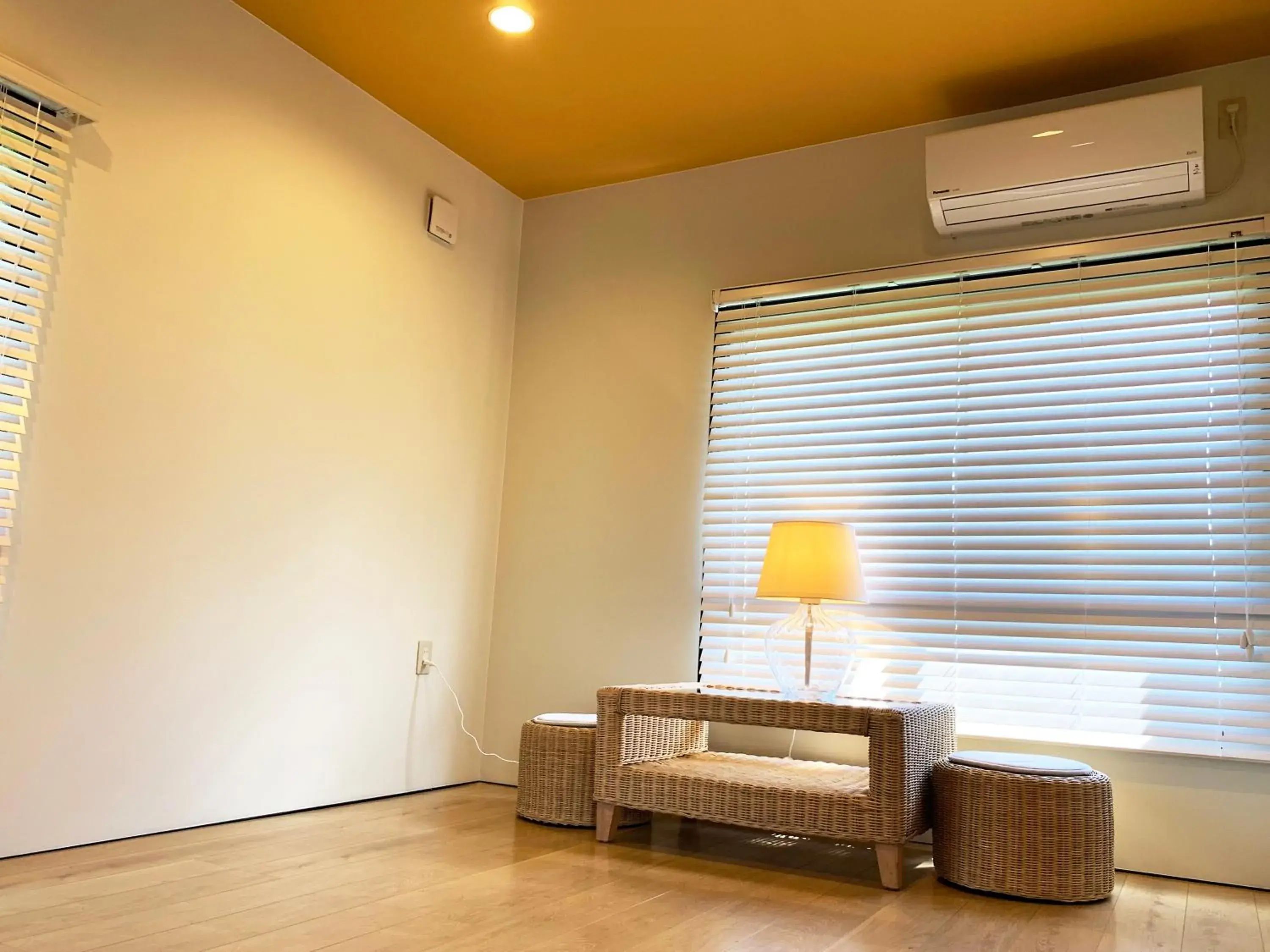 Bedroom, Seating Area in Cactus Inn