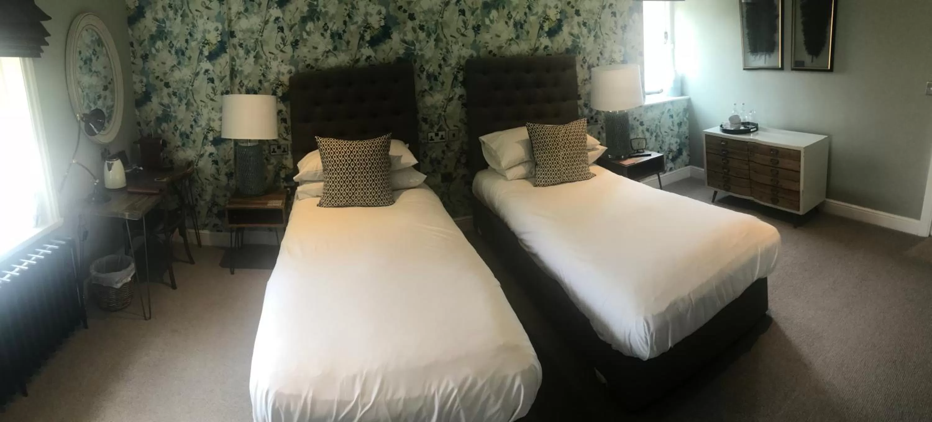 Bedroom, Bed in The Chequers Marlow