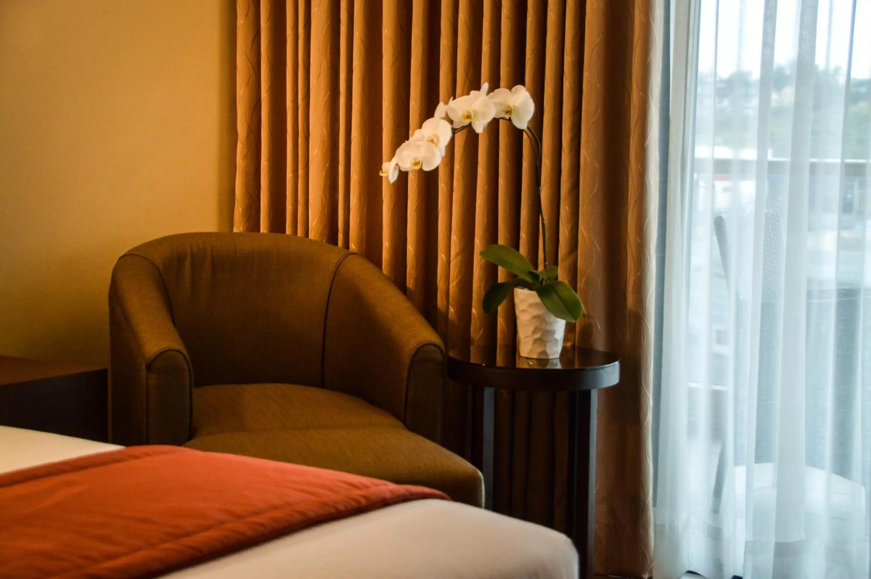 Seating area, Bed in Hotel Monticello Tagaytay