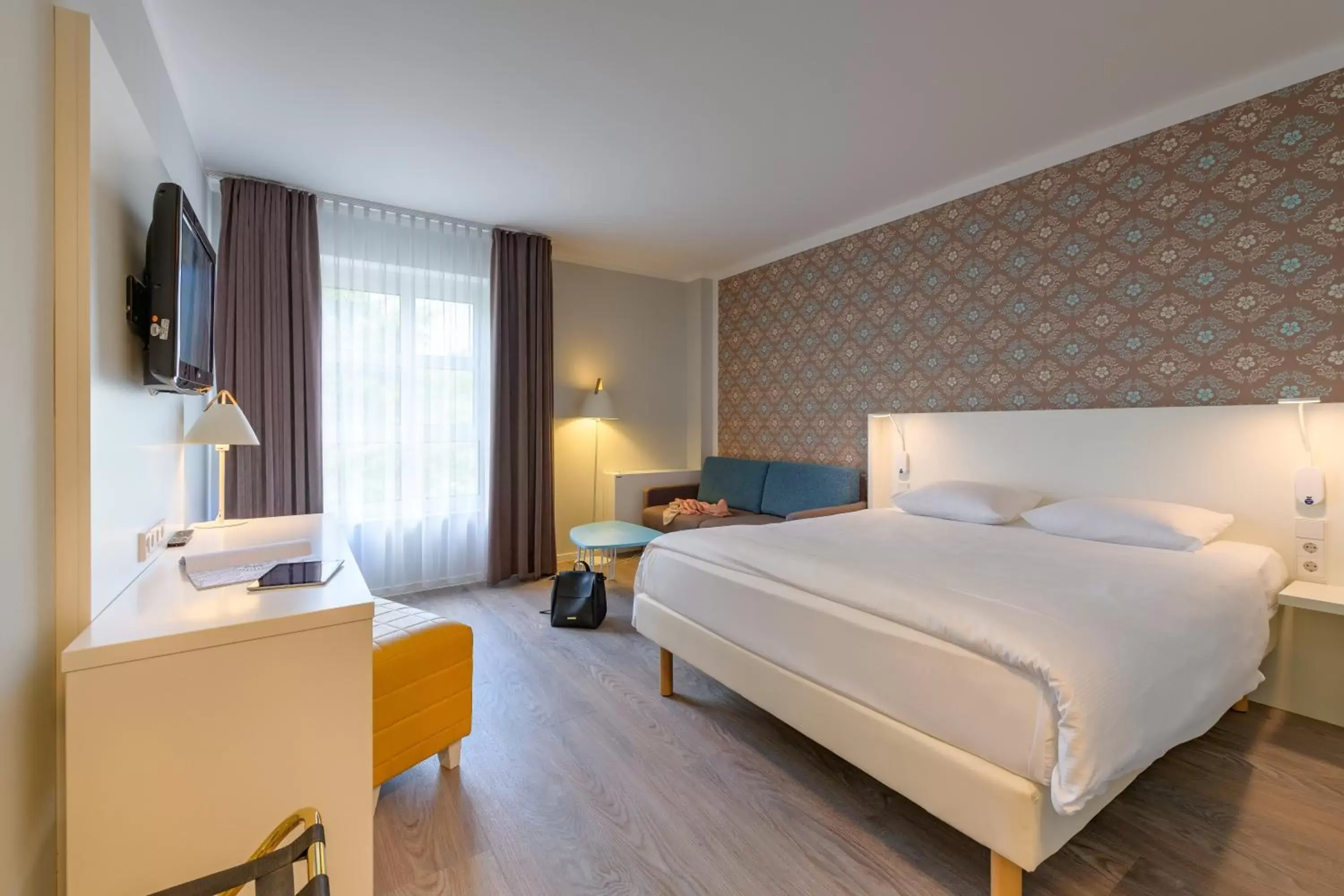 Photo of the whole room in Ibis Styles Regensburg