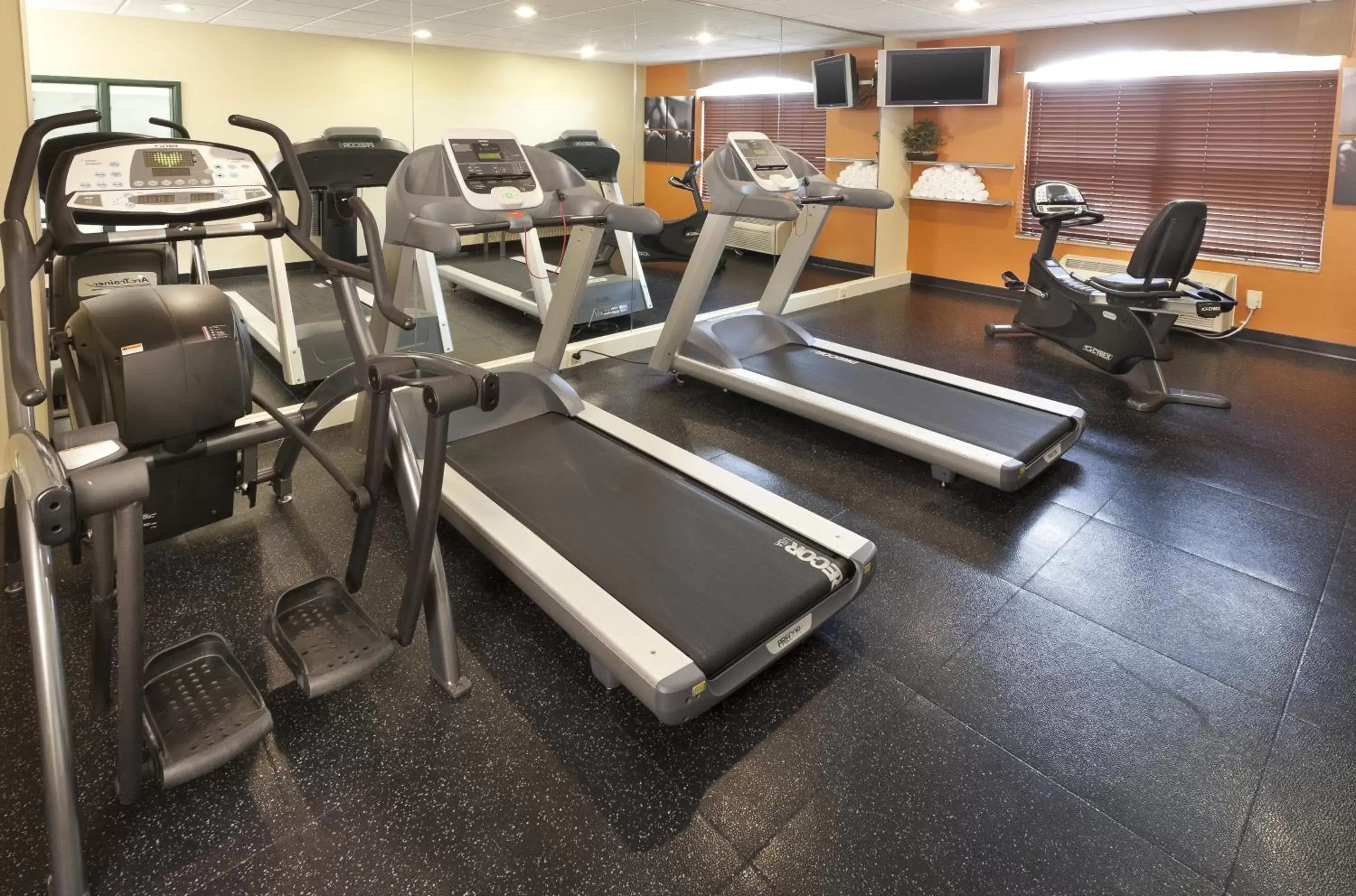 Fitness centre/facilities, Fitness Center/Facilities in Country Inn & Suites by Radisson, Potomac Mills Woodbridge, VA