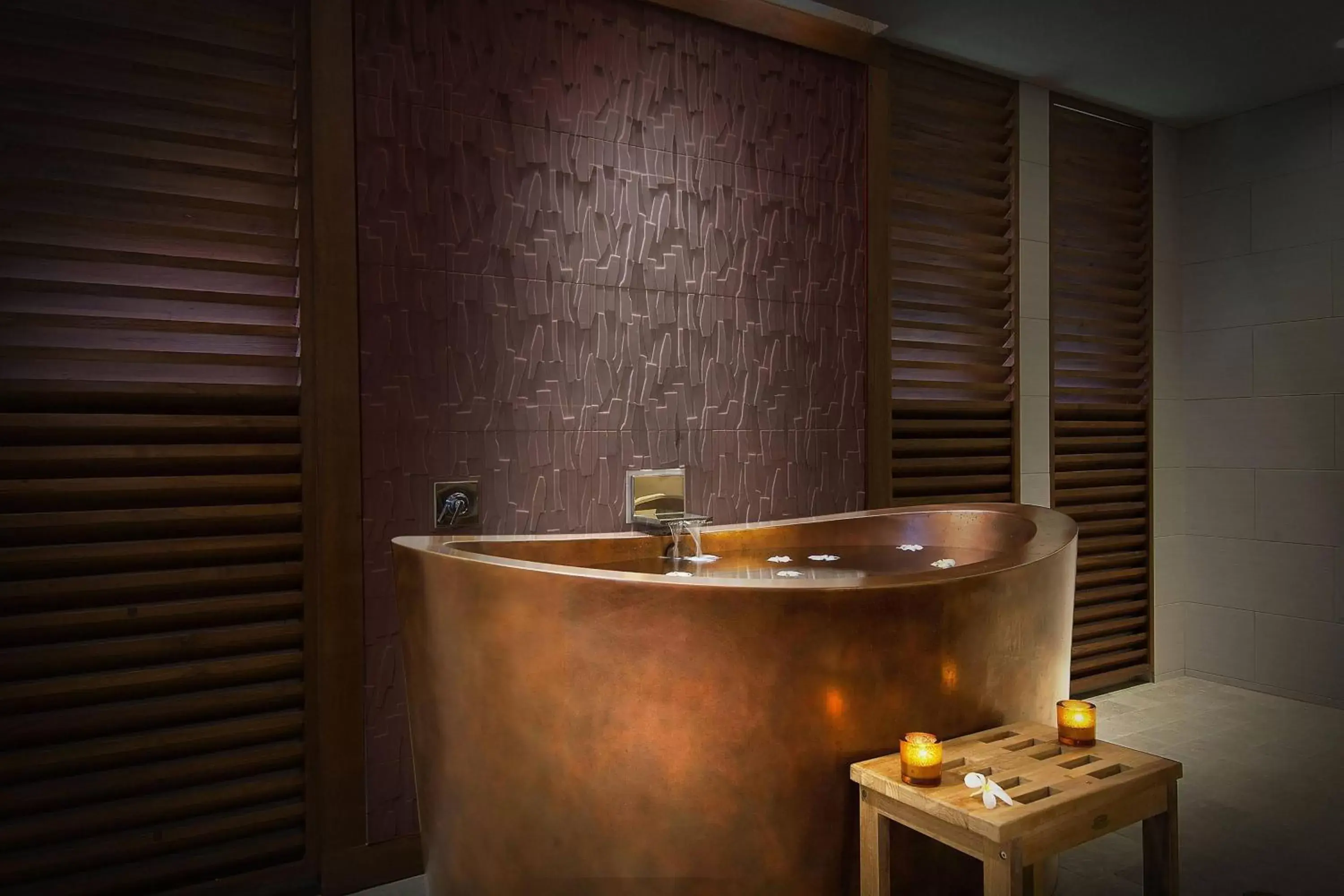 Spa and wellness centre/facilities, Bathroom in Koloa Landing Resort at Po'ipu, Autograph Collection
