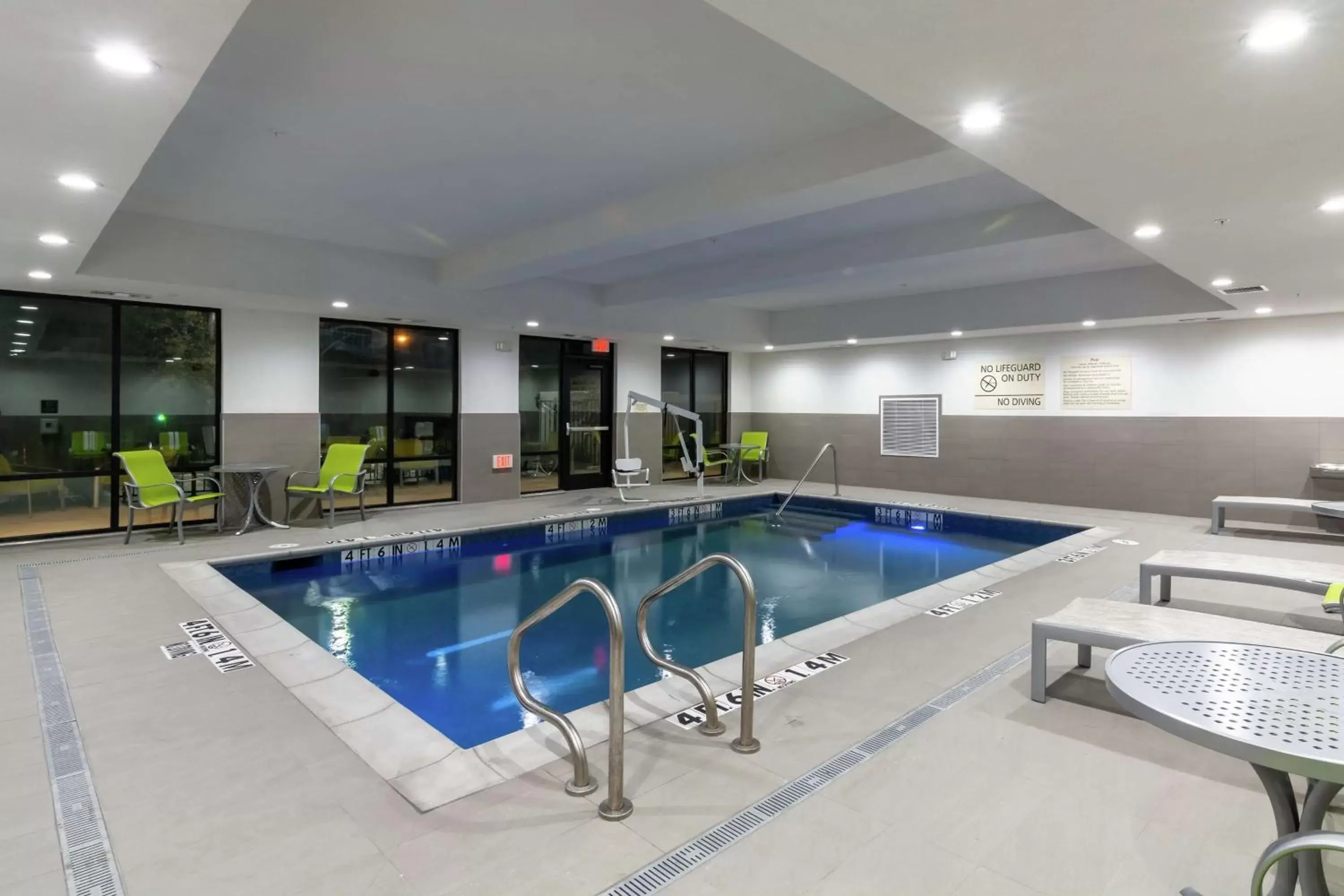 Pool view, Swimming Pool in Hampton Inn & Suites Dallas East