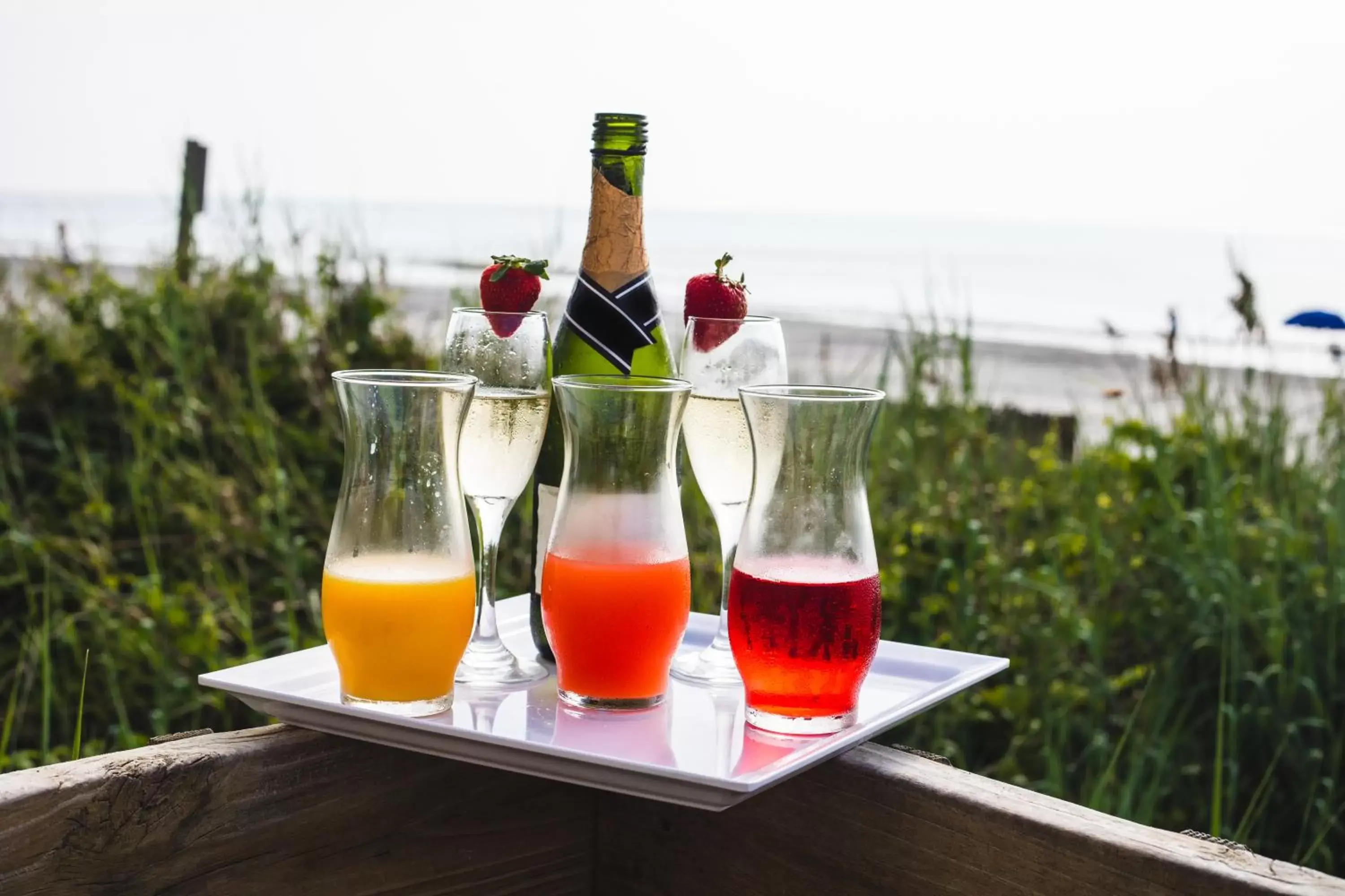 Breakfast, Drinks in Holiday Inn Resort Oceanfront at Surfside Beach, an IHG Hotel