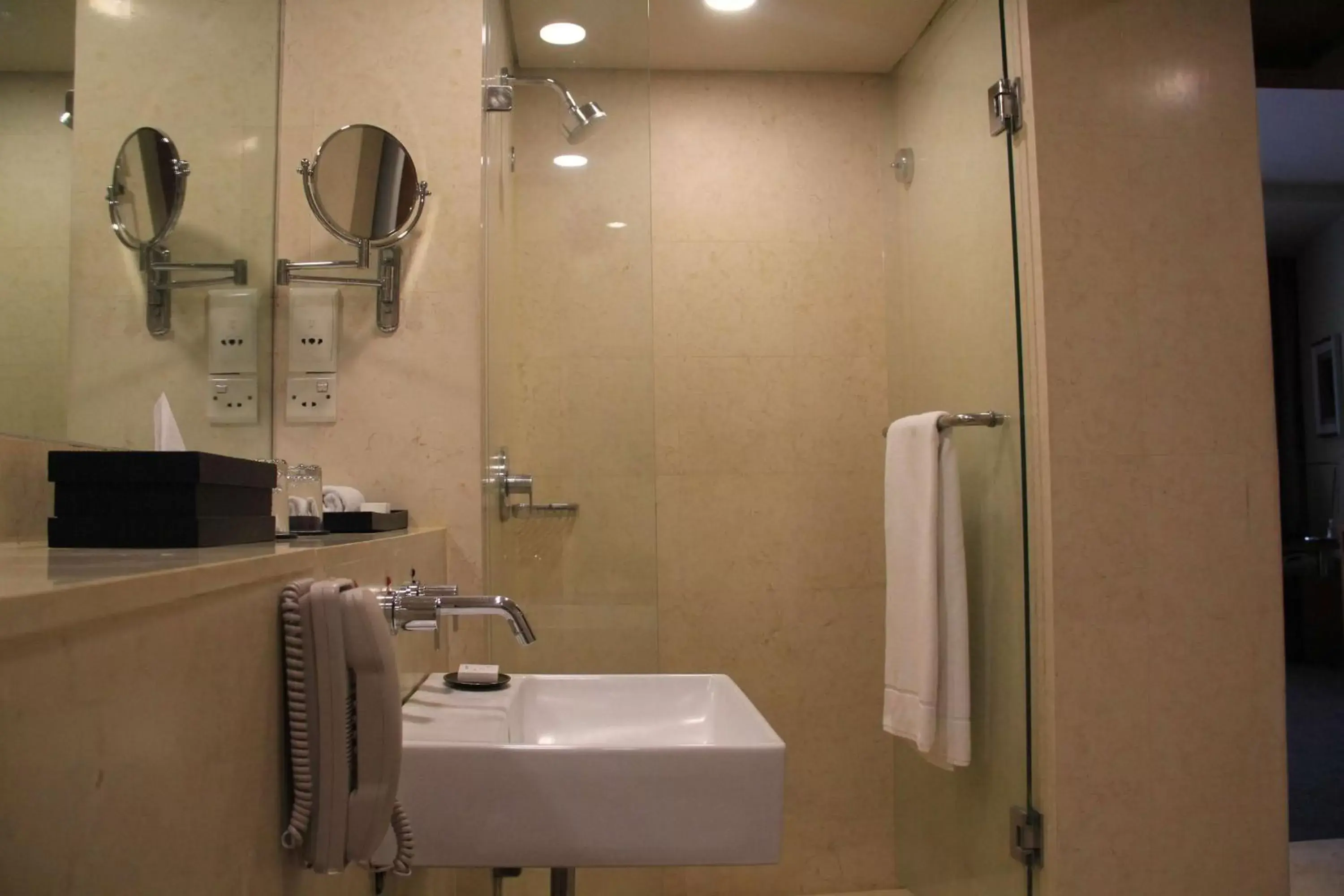 Bathroom in Radisson Blu Dhaka Water Garden Bathroom in Radisson Blu Dhaka Water Garden