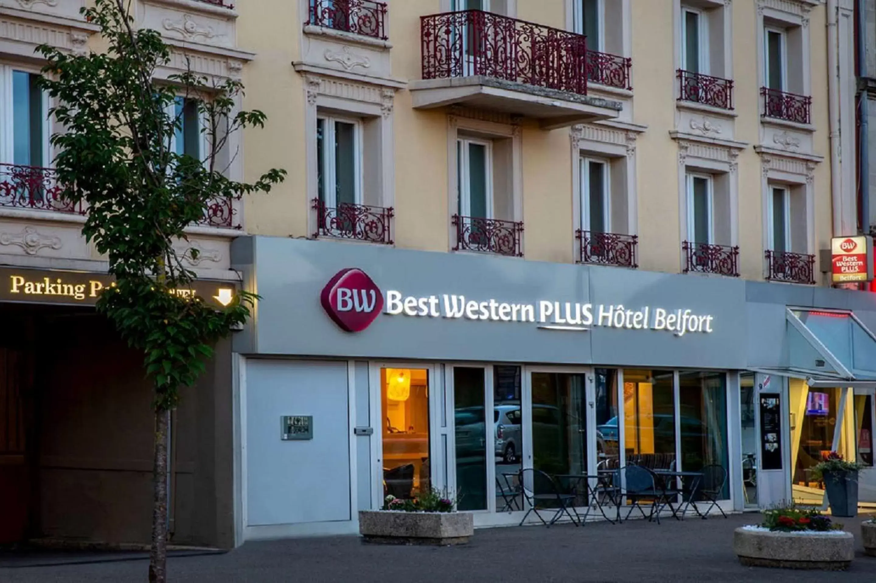 Property building in Best Western Plus Hôtel Belfort Centre Gare Property building in Best Western Plus Hôtel Belfort Centre Gare