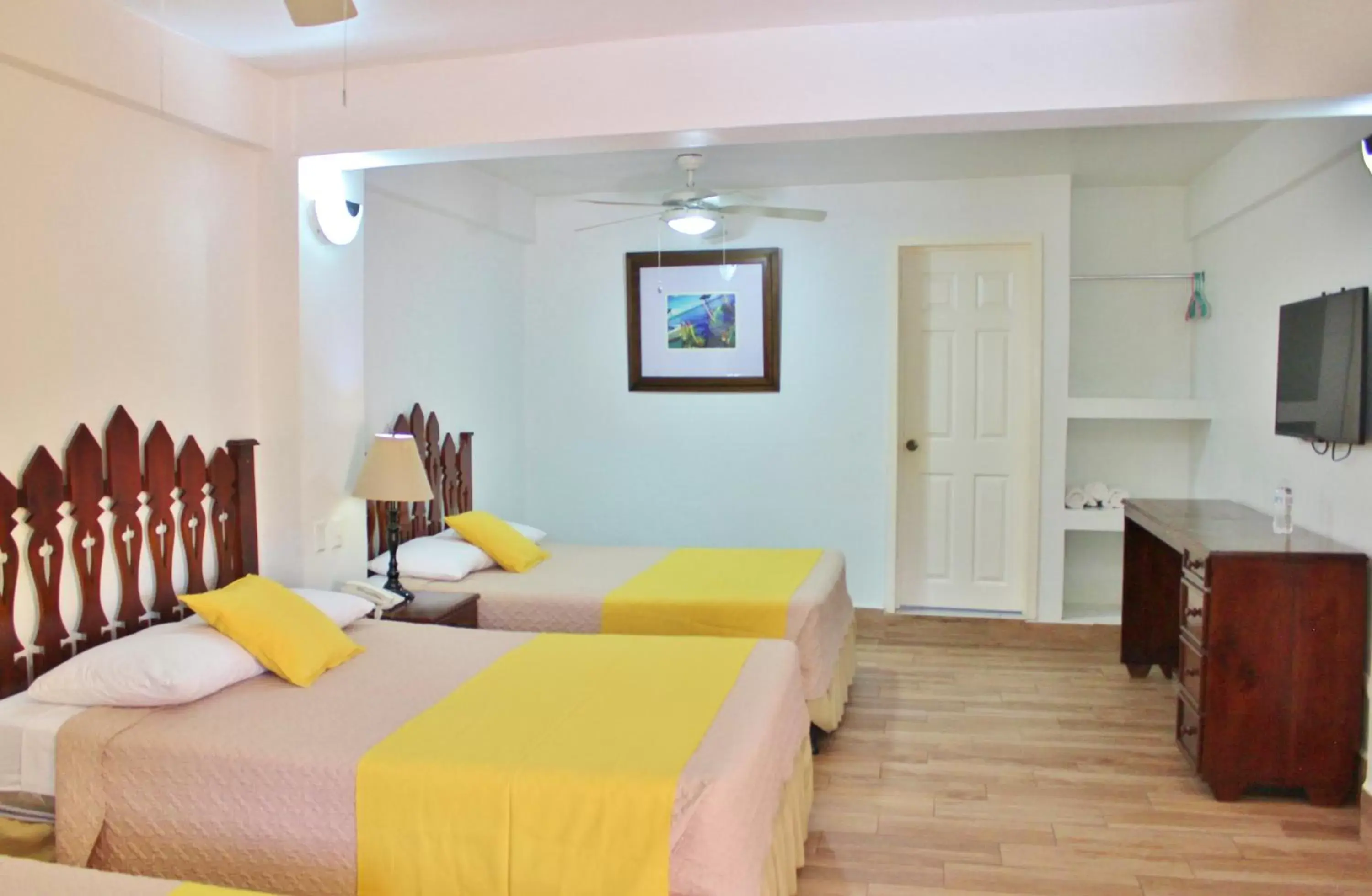 Photo of the whole room, Bed in Hotel Casona de La Isla