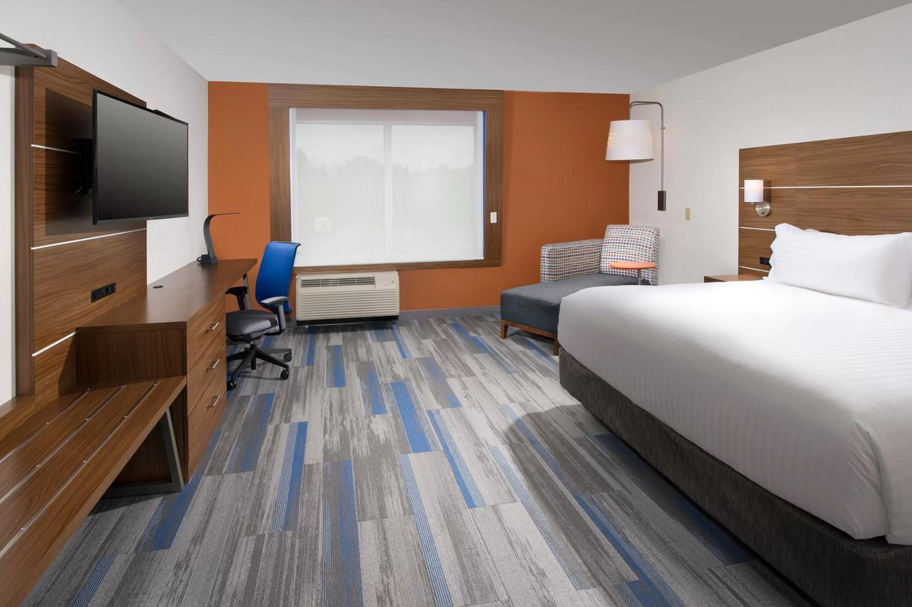 Photo of the whole room, Bed in Holiday Inn Express & Suites by IHG Altoona by IHG