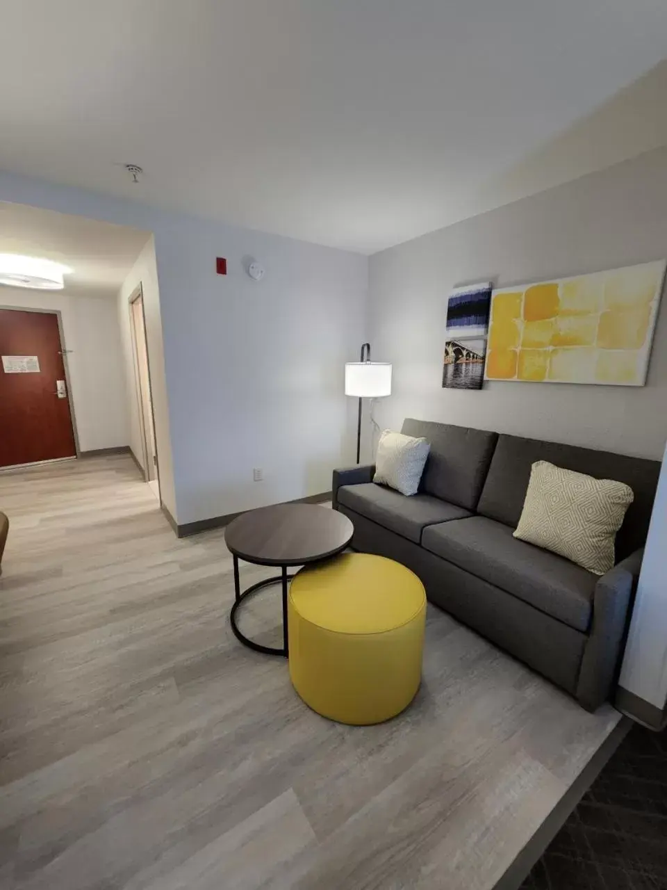 Living room, Seating Area in Comfort Suites Columbia Northeast - Fort Jackson