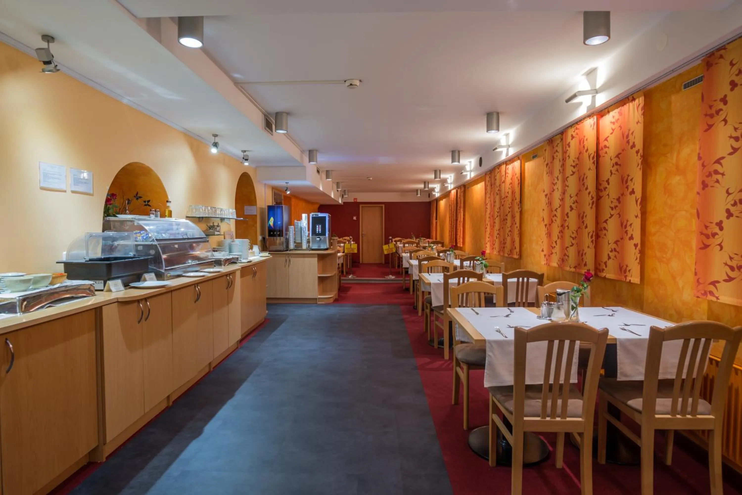 Restaurant/places to eat in Hotel Tabor Maribor
