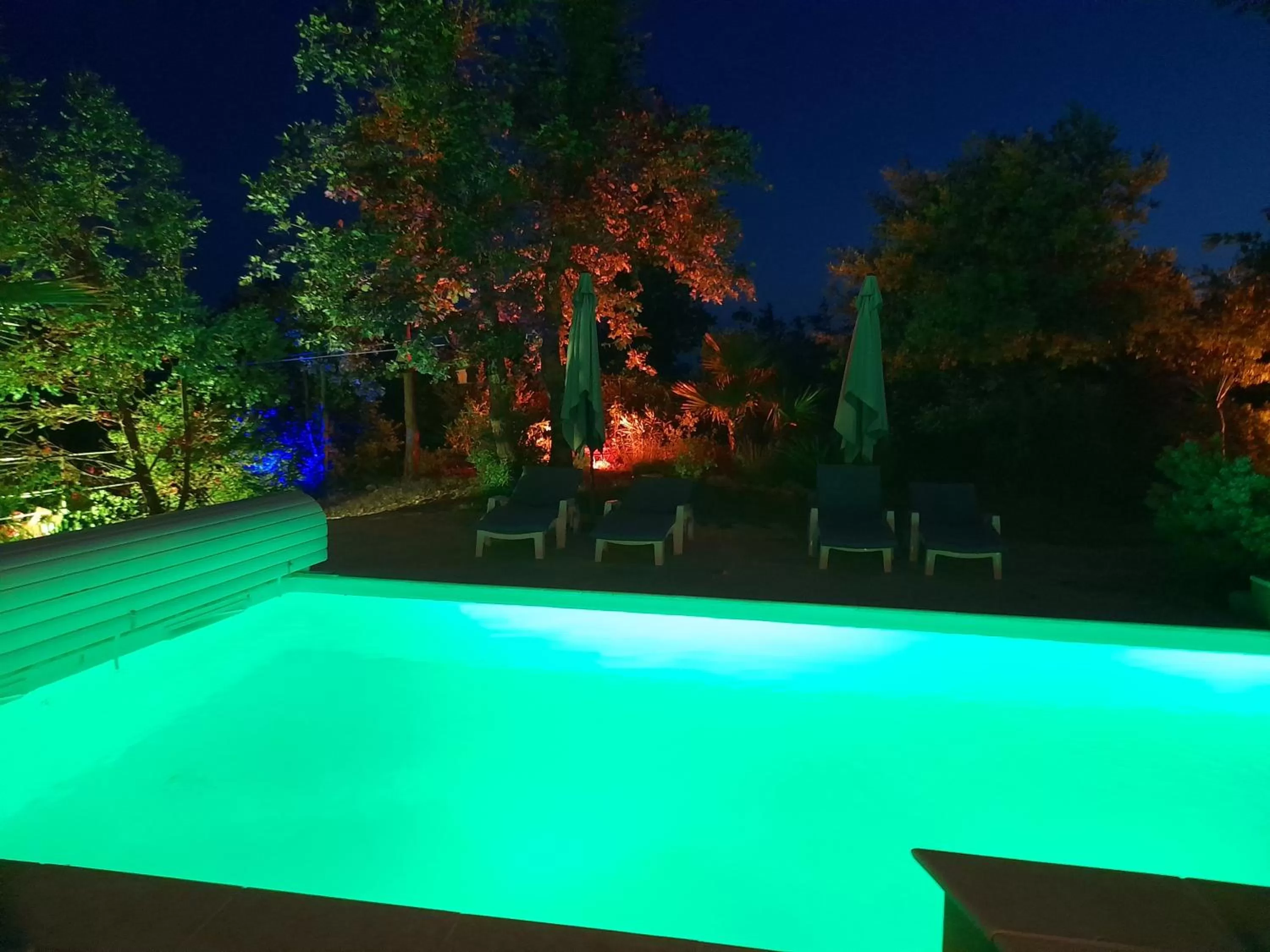 Swimming pool in La Villa Provençale