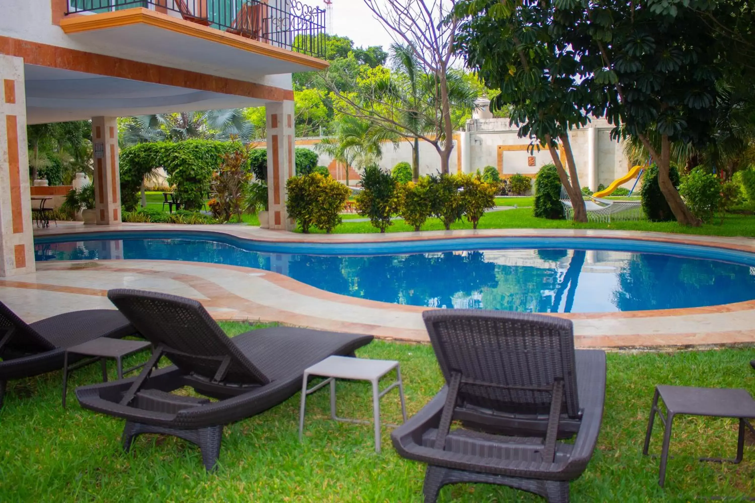Swimming Pool in Hotel Palacio Maya