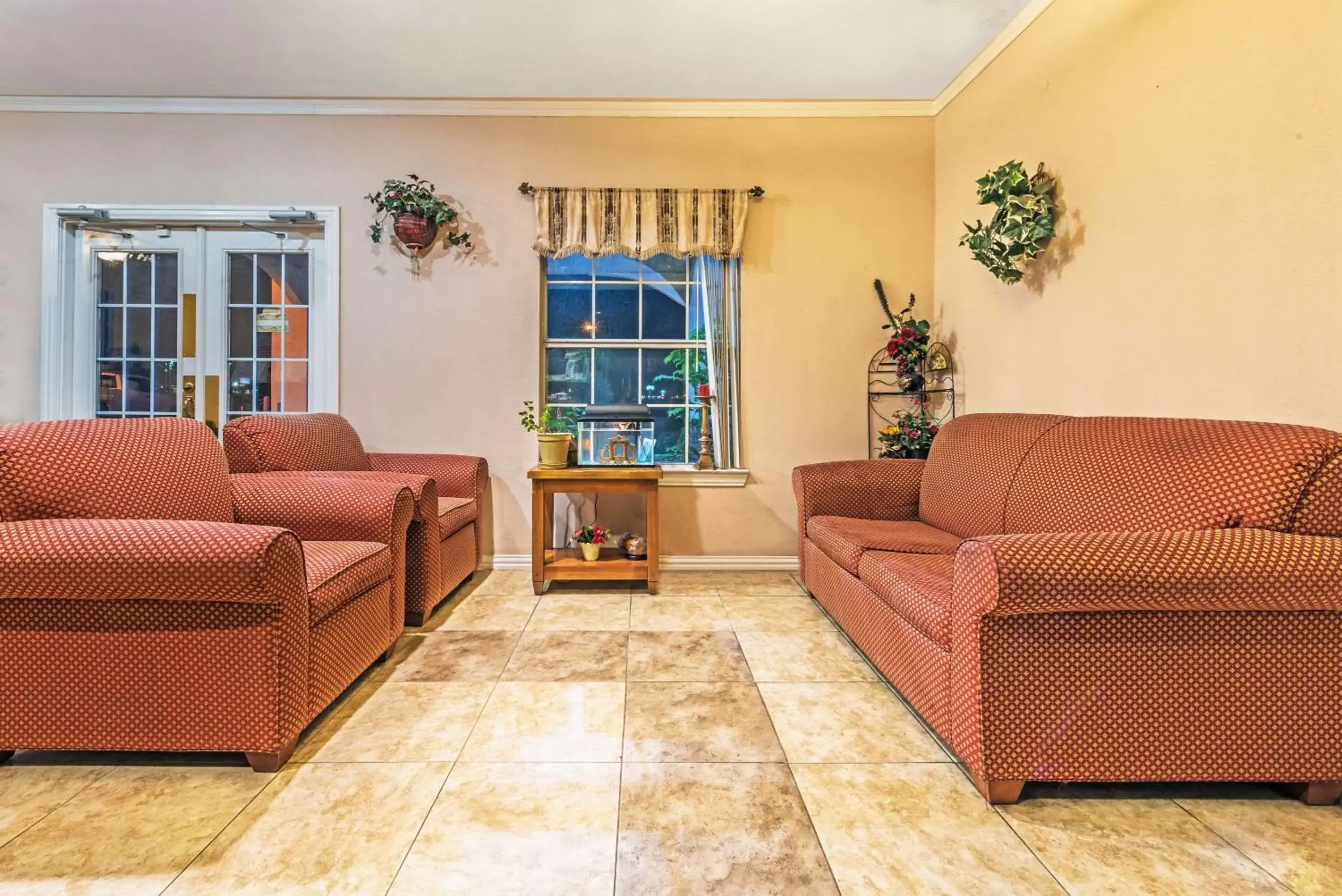 Lobby or reception, Seating Area in Days Inn by Wyndham Gainesville