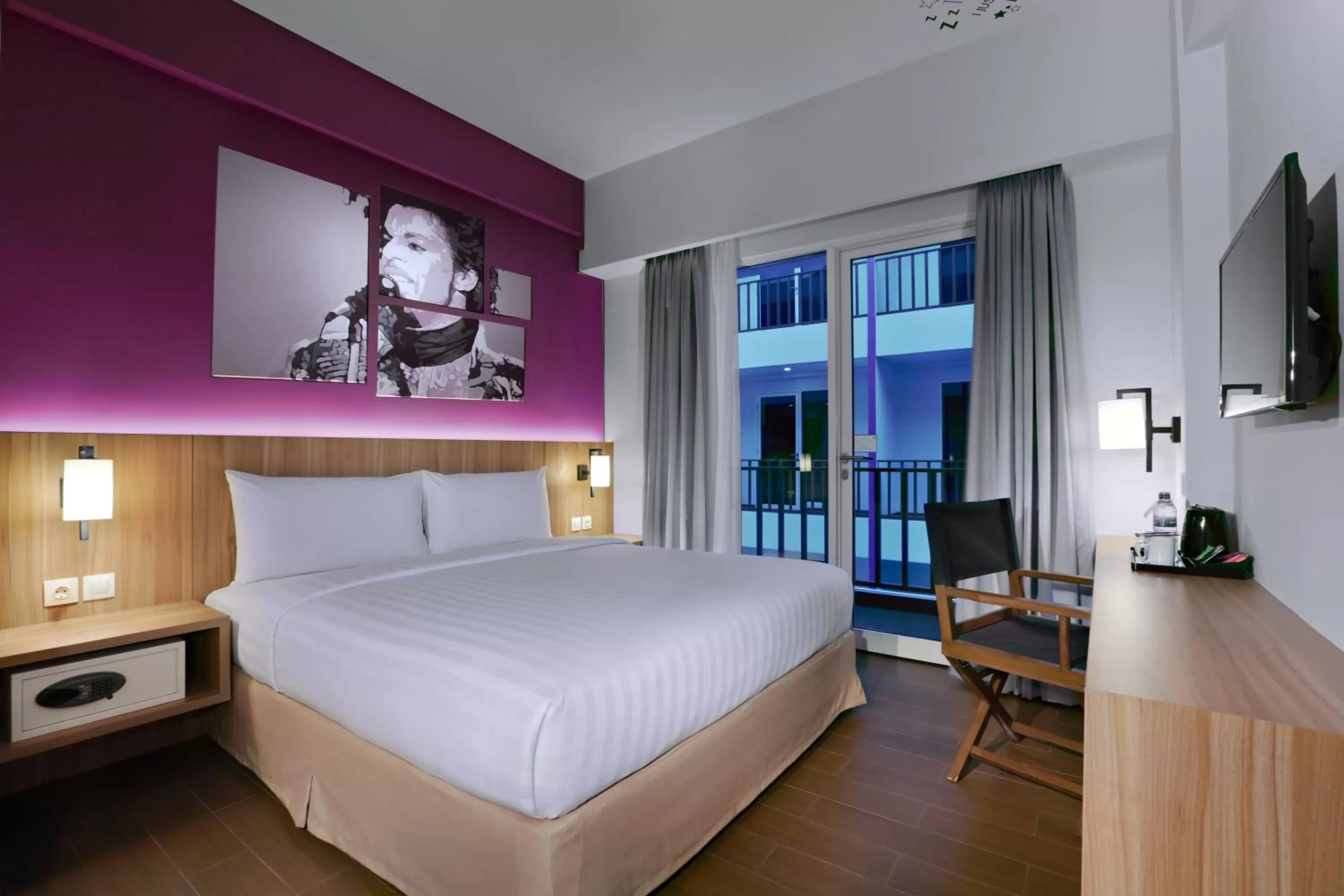 Photo of the whole room, Bed in Fame Hotel Sunset Road